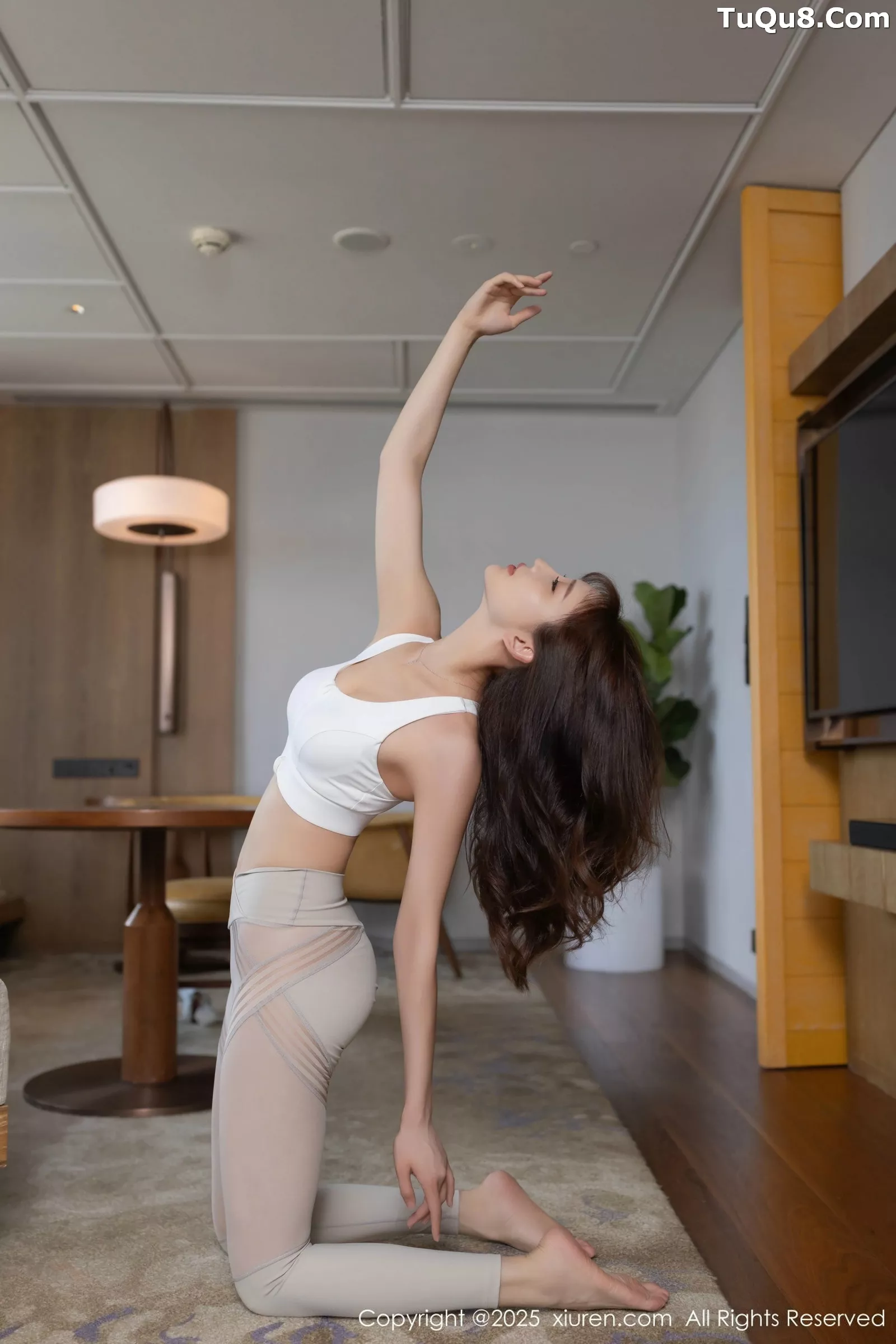 陆萱萱性感白色内衣配浅色运动裤秀柔美身姿撩人绝美写真 第 12 张