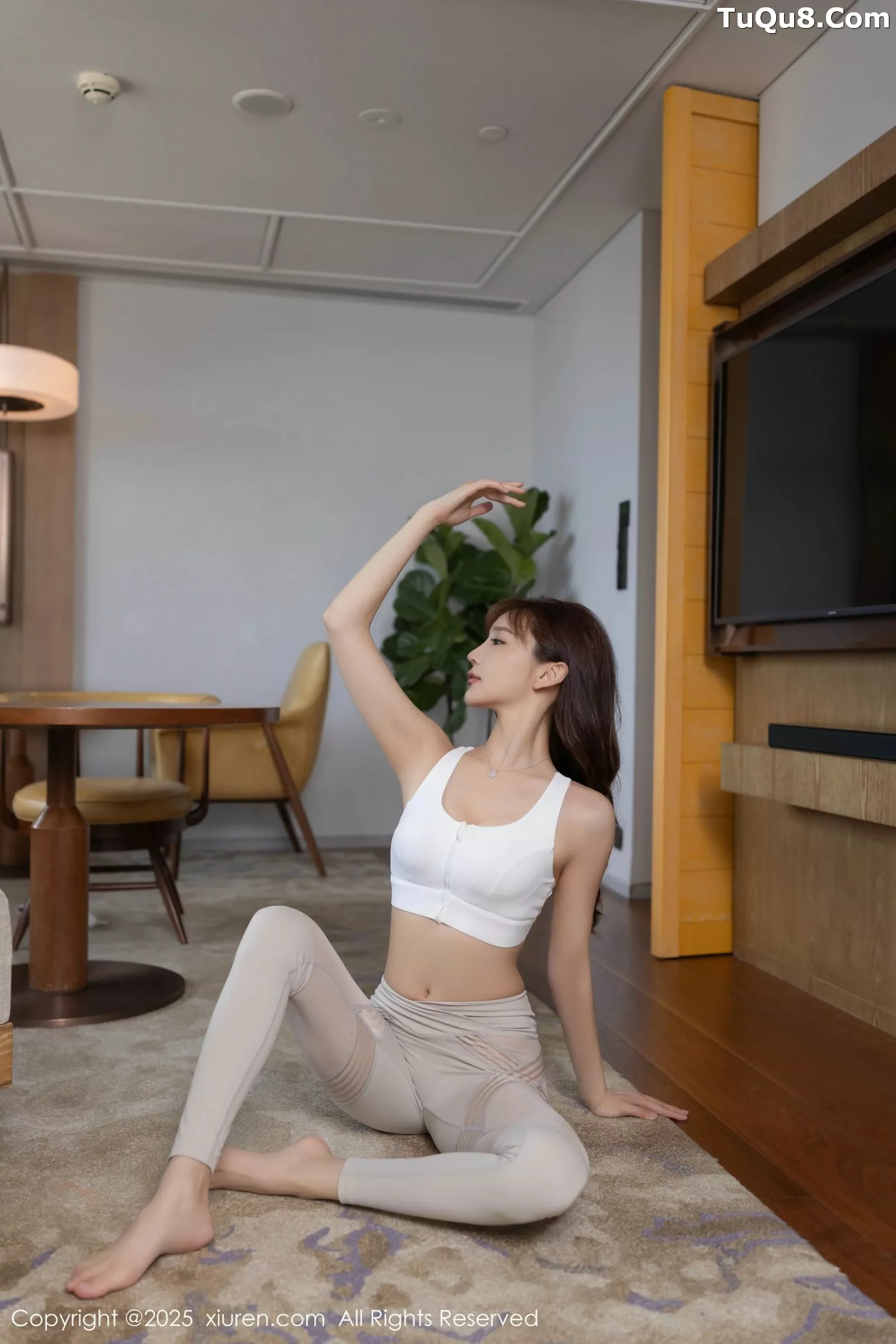 陆萱萱性感白色内衣配浅色运动裤秀柔美身姿撩人绝美写真 第 8 张