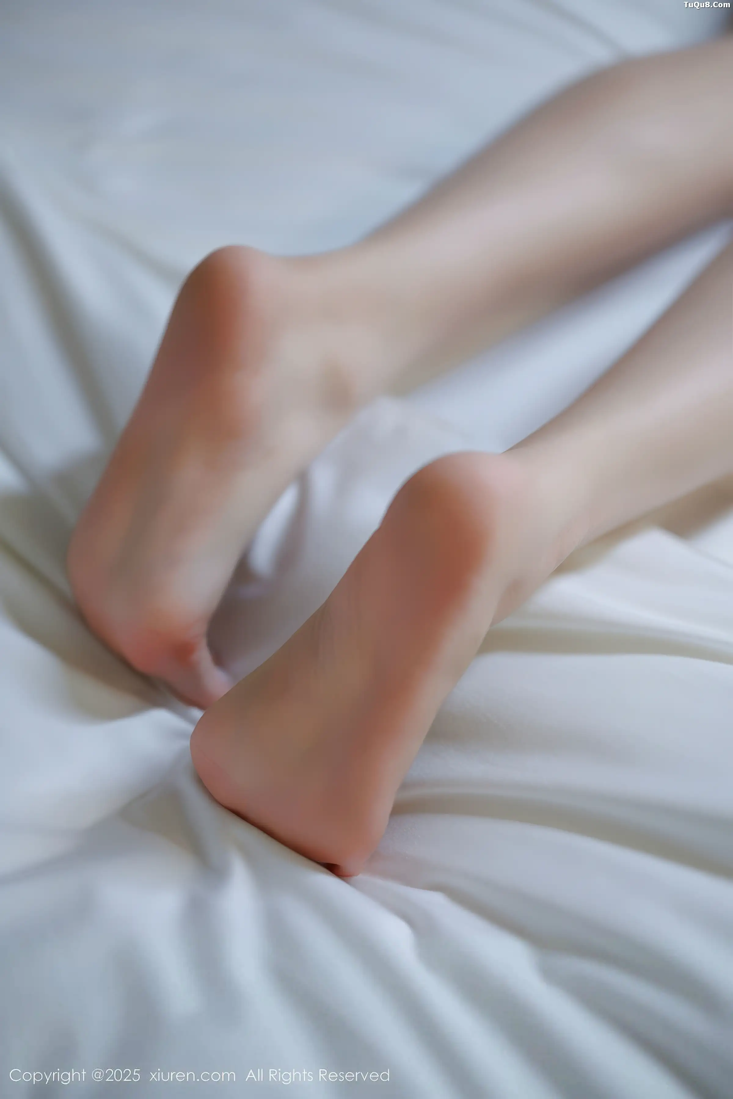 CHENCHEN.性感黑色情趣内衣配超薄黑丝秀丰腴身材绝美写真 第 93 张