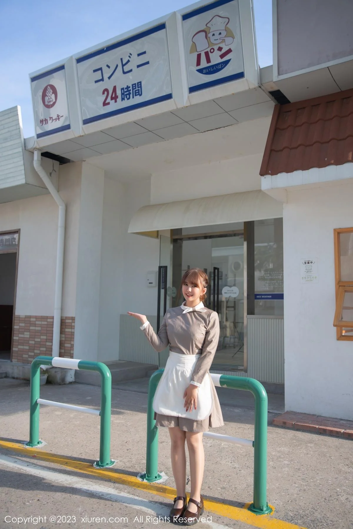 张思允Nice职员角色扮演蕾丝薄纱内衣配无内肉丝绝美写真 第 2 张
