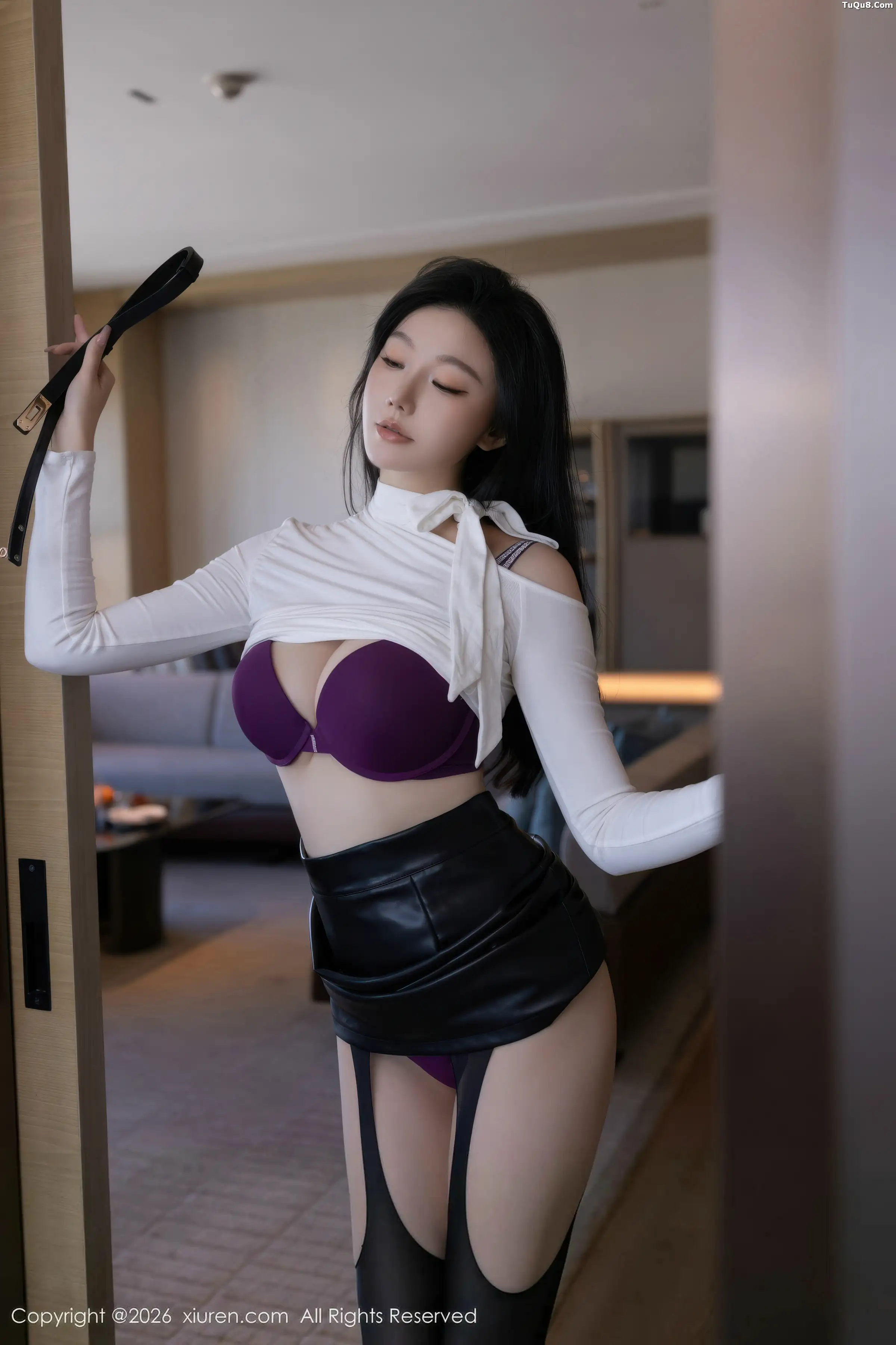 安然anran性感白上衣配黑皮裙露黑丝吊袜秀曼妙身姿绝美写真 第 47 张