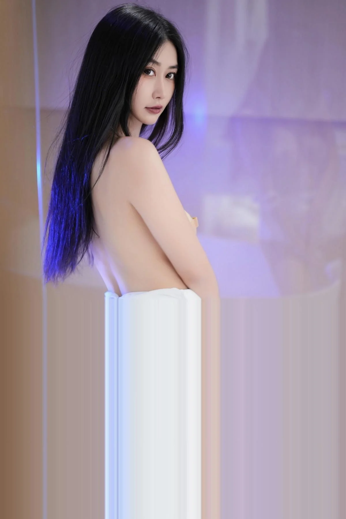 laura阿姣性感白色吊带短裙配白色高跟秀完美身材迷人写真 第 52 张