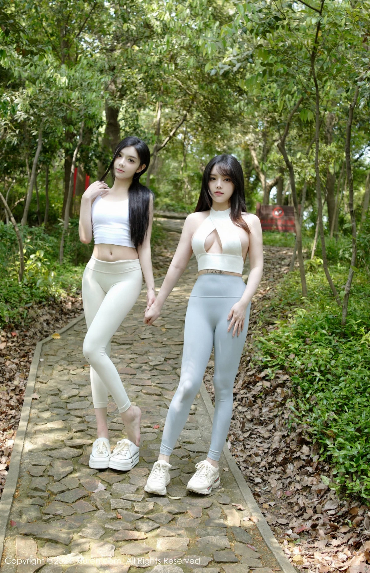 合集豆瓣酱爬山场景性感瑜伽服饰紧身秀完美身材绝美写真 第 36 张