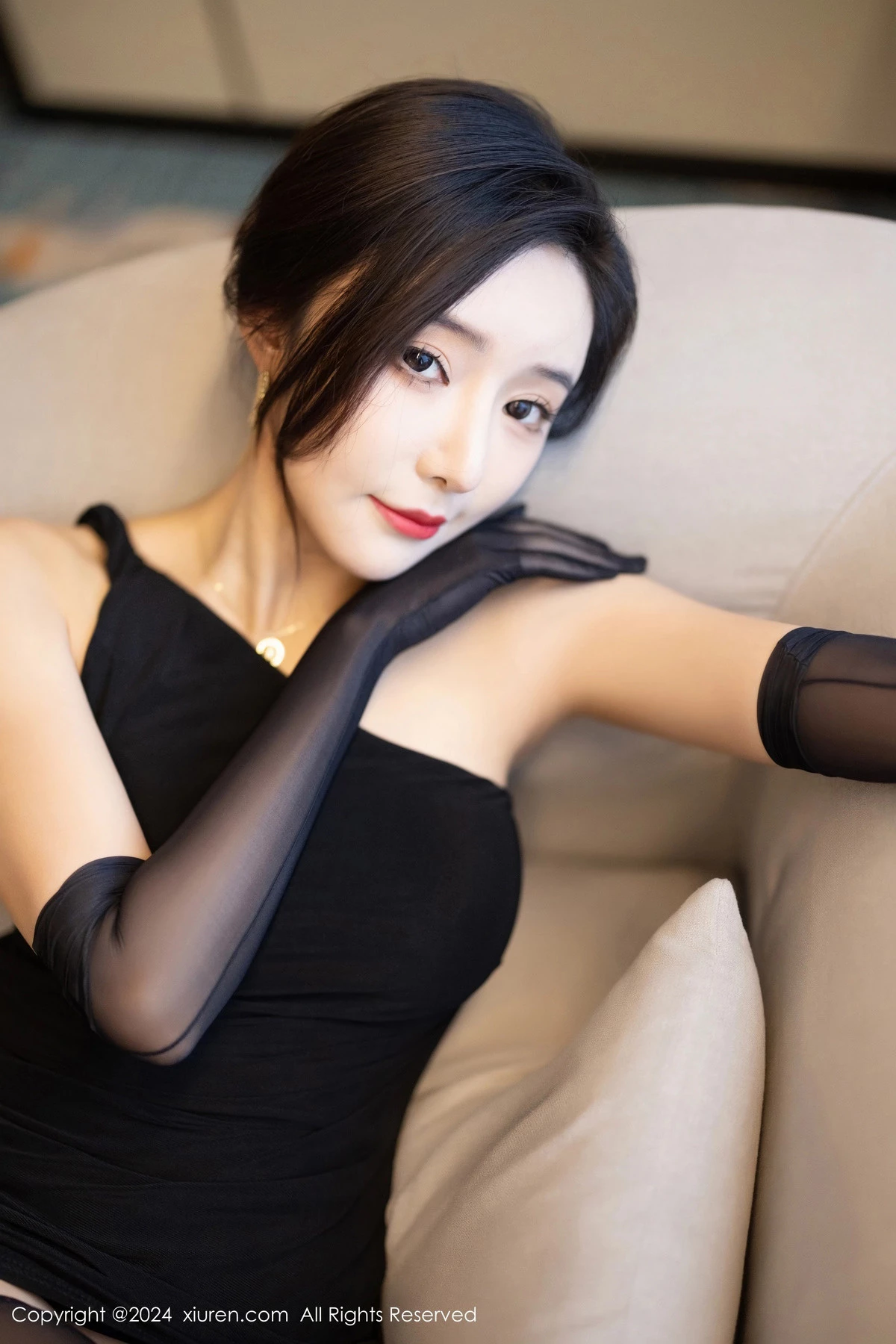 王馨瑶yanni黑色连衣长裙+黑色轻透情趣服饰惹火绝美写真 第 32 张