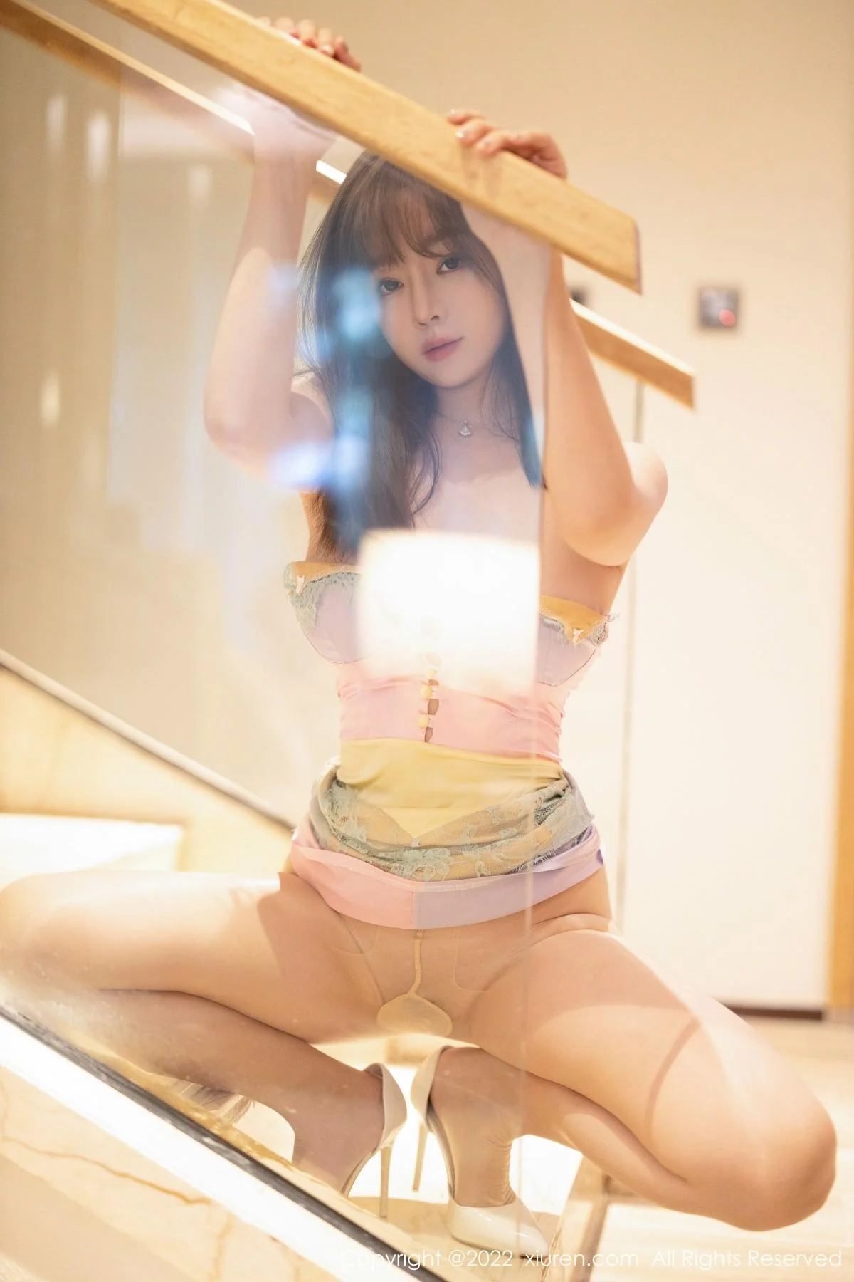 王雨纯万宁旅拍半撩淡彩色连衣裙露超薄无内肉丝绝美写真 第 21 张