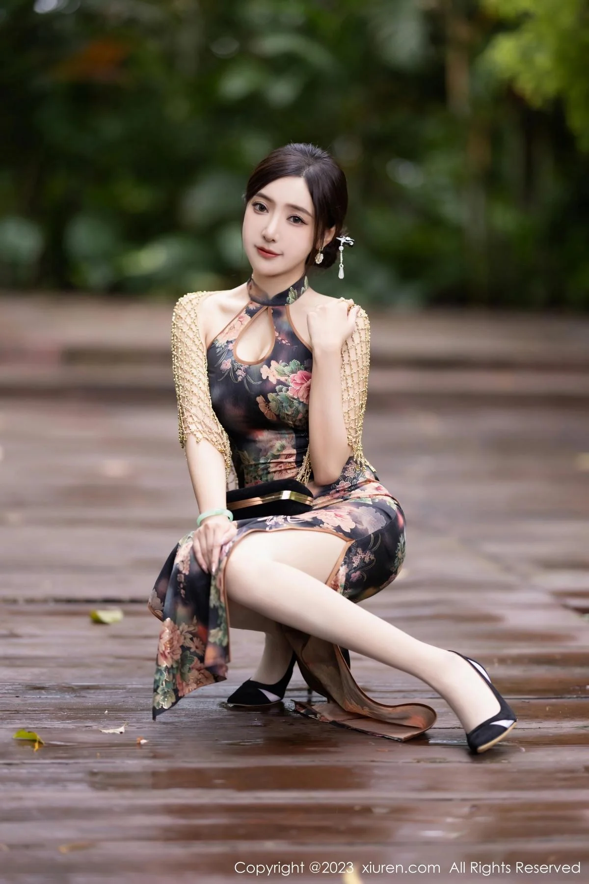 王馨瑶yanni性感花纹旗袍露淡紫色内衣配开档肉丝绝美写真 第 11 张