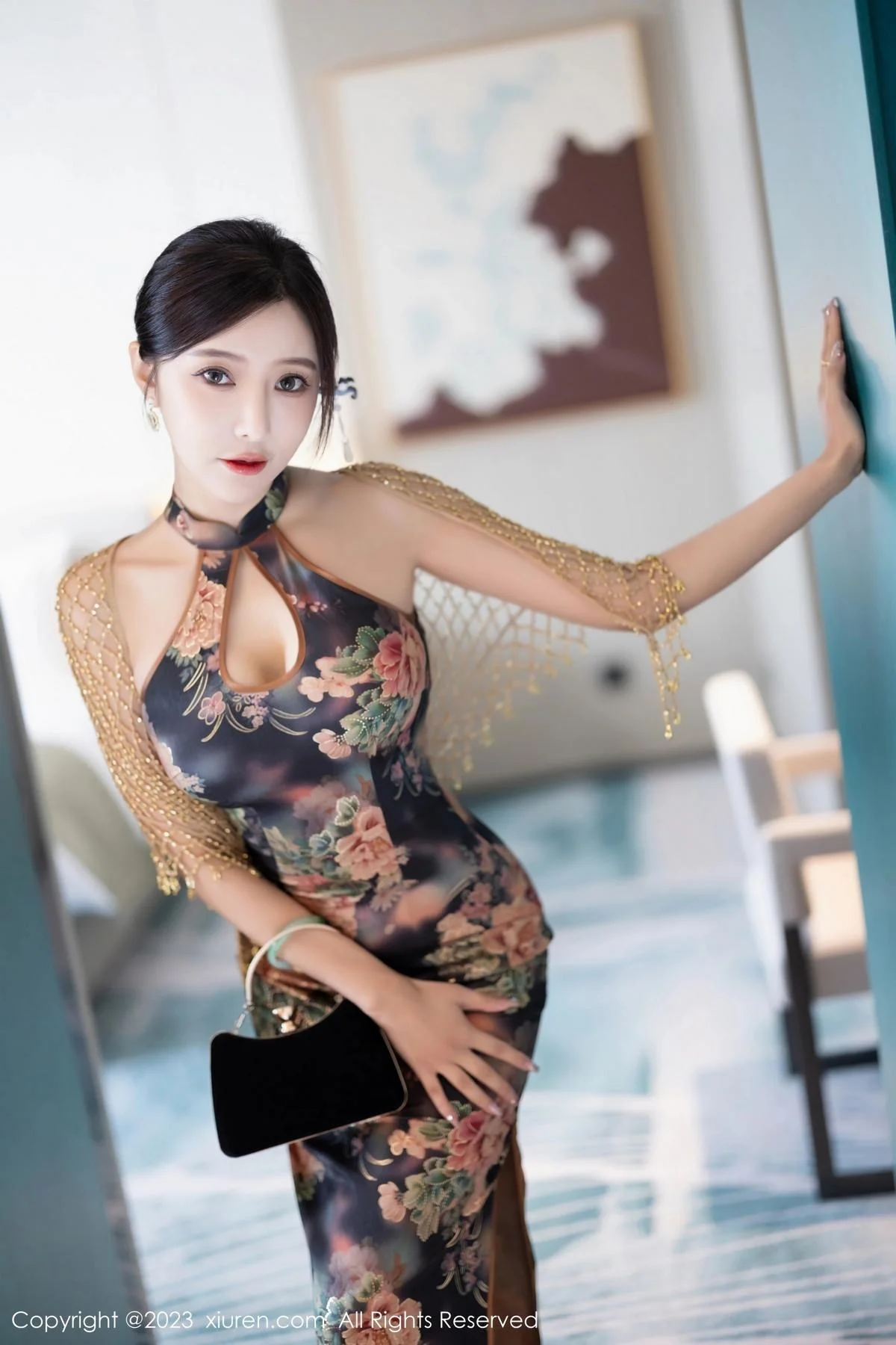 王馨瑶yanni性感花纹旗袍露淡紫色内衣配开档肉丝绝美写真 第 20 张