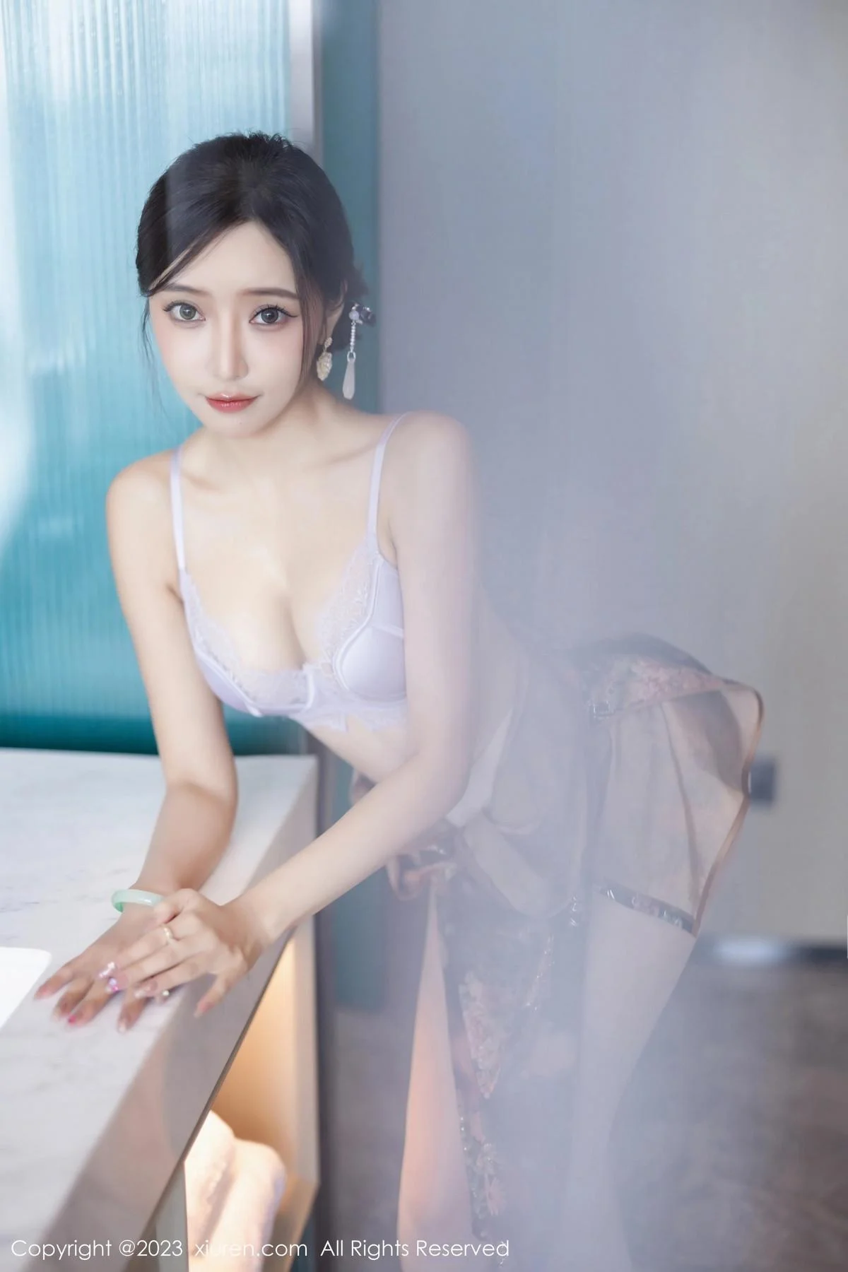 王馨瑶yanni性感花纹旗袍露淡紫色内衣配开档肉丝绝美写真 第 49 张