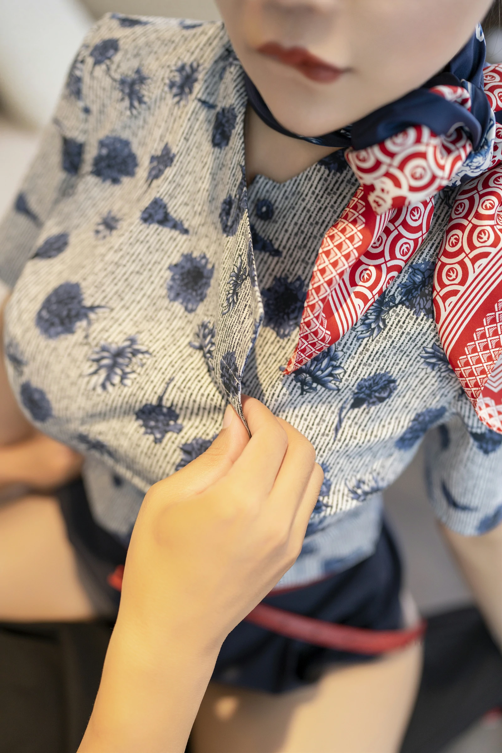 [秀人付费] 李若汐 诱人私拍福利 空姐制服 第 16 张