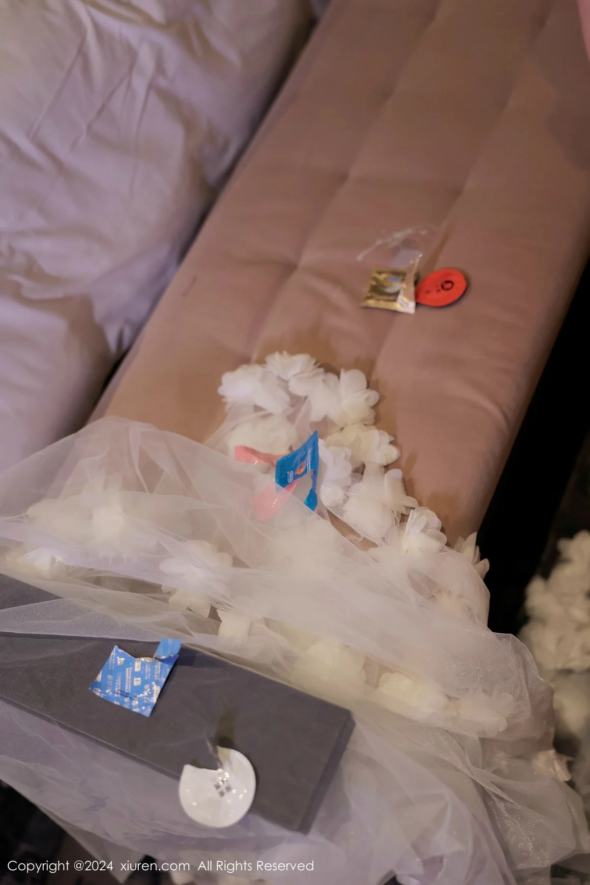桃妖夭性感白色婚纱露白色内衣配超薄肉丝秀曼妙身姿绝美写真 第 135 张