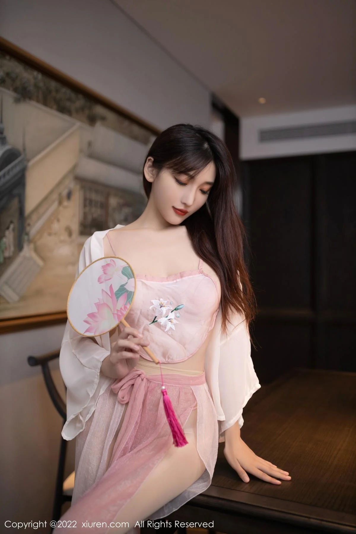 陆萱萱性感粉色古装服配超薄肉丝秀完美身材撩人绝美写真 第 1 张