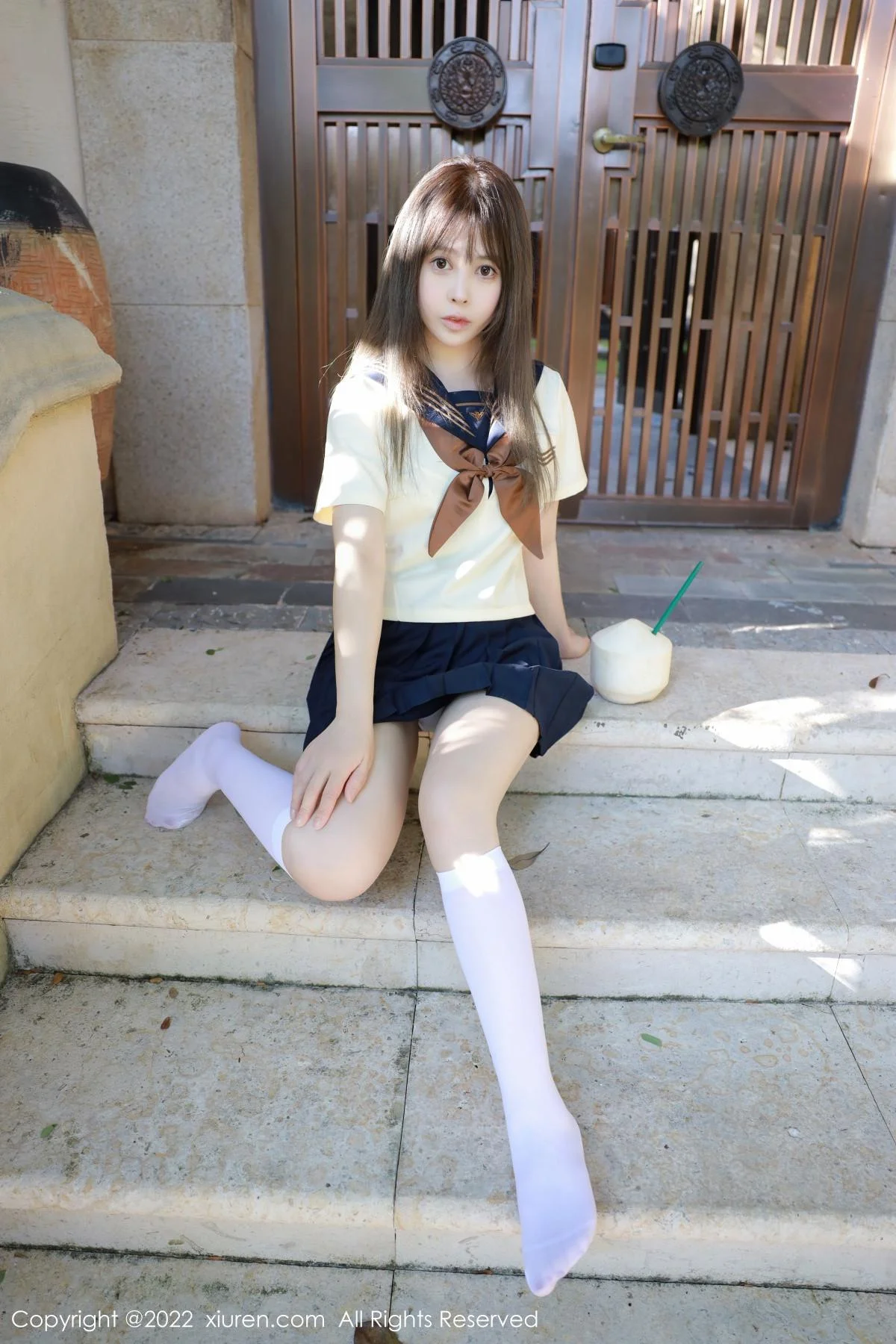 Evelyn艾莉南京旅拍户外性感白色水手服秀完美身材绝美写真 第 22 张