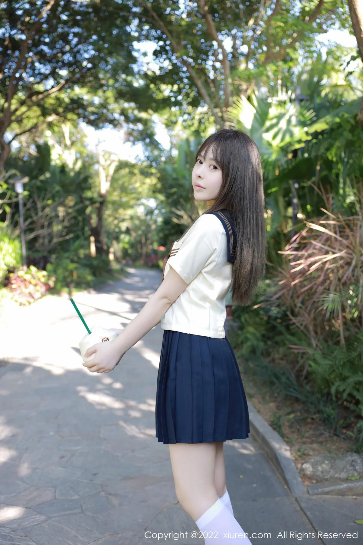 Evelyn艾莉南京旅拍户外性感白色水手服秀完美身材绝美写真 第 23 张