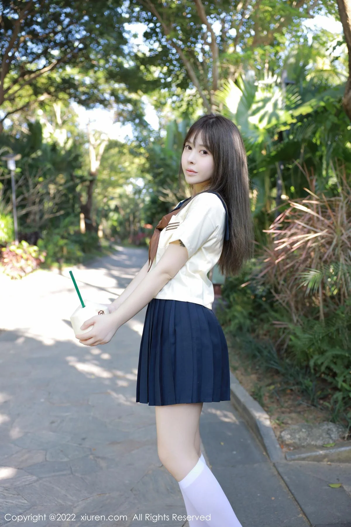 Evelyn艾莉南京旅拍户外性感白色水手服秀完美身材绝美写真 第 24 张