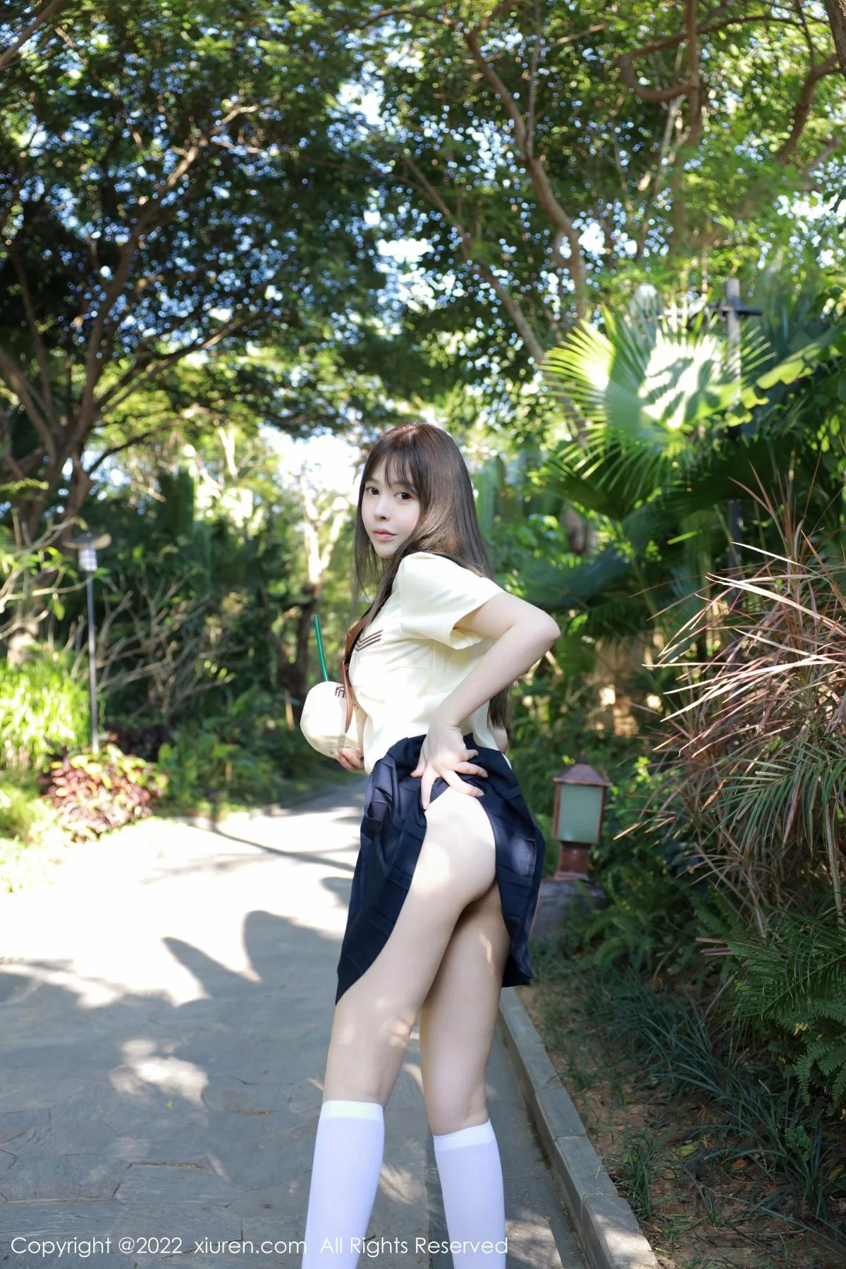 Evelyn艾莉南京旅拍户外性感白色水手服秀完美身材绝美写真 第 27 张