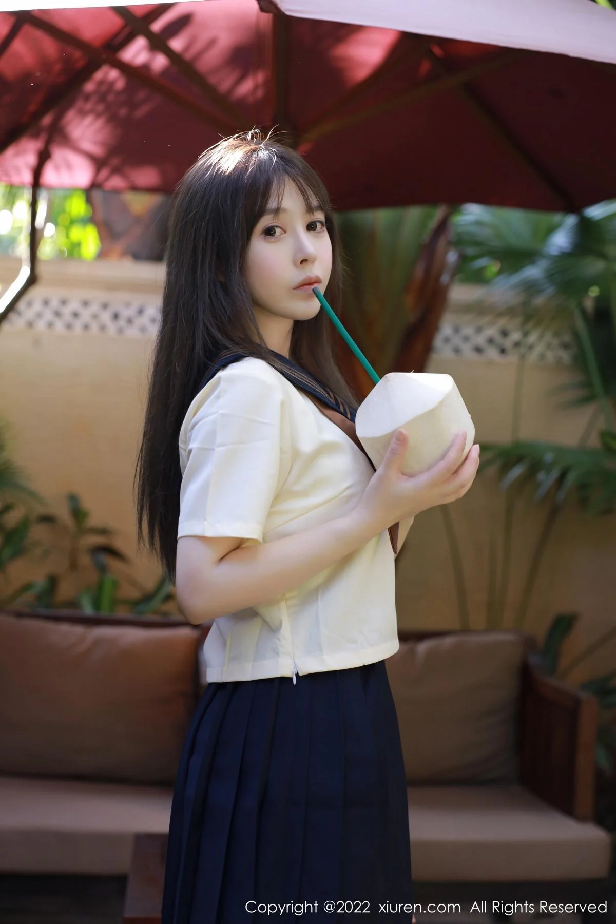 Evelyn艾莉南京旅拍户外性感白色水手服秀完美身材绝美写真 第 3 张