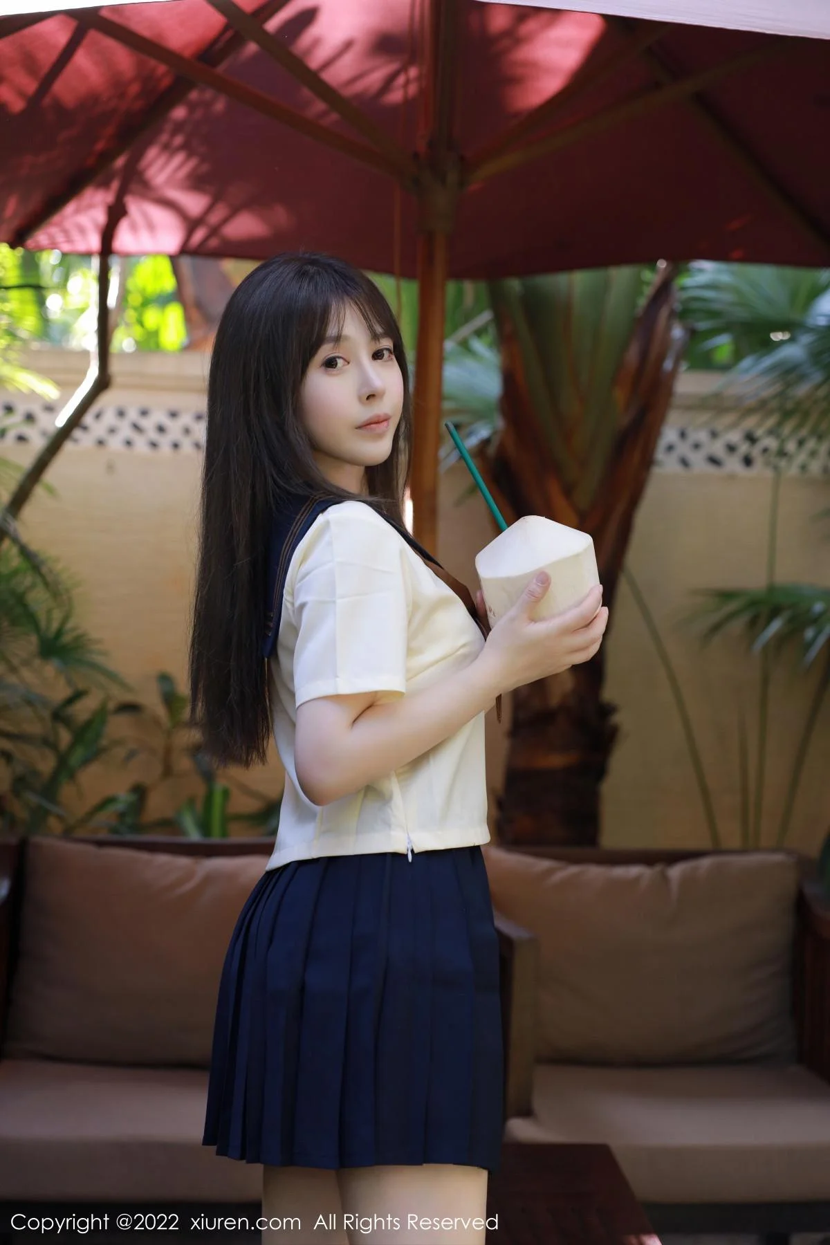 Evelyn艾莉南京旅拍户外性感白色水手服秀完美身材绝美写真 第 4 张
