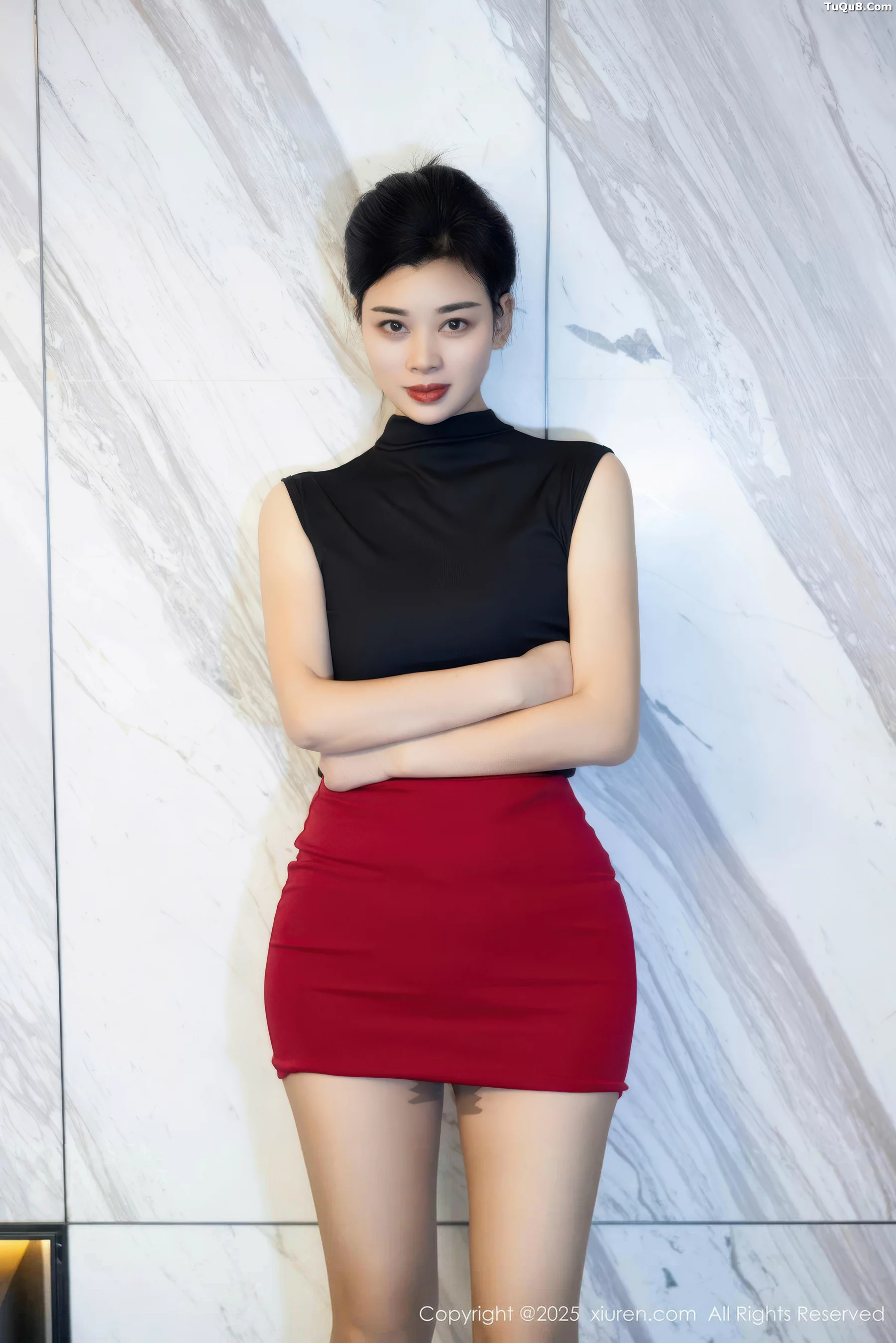 徐清妍性感黑色OL服饰露超薄黑丝秀曼妙身姿绝美写真 第 50 张