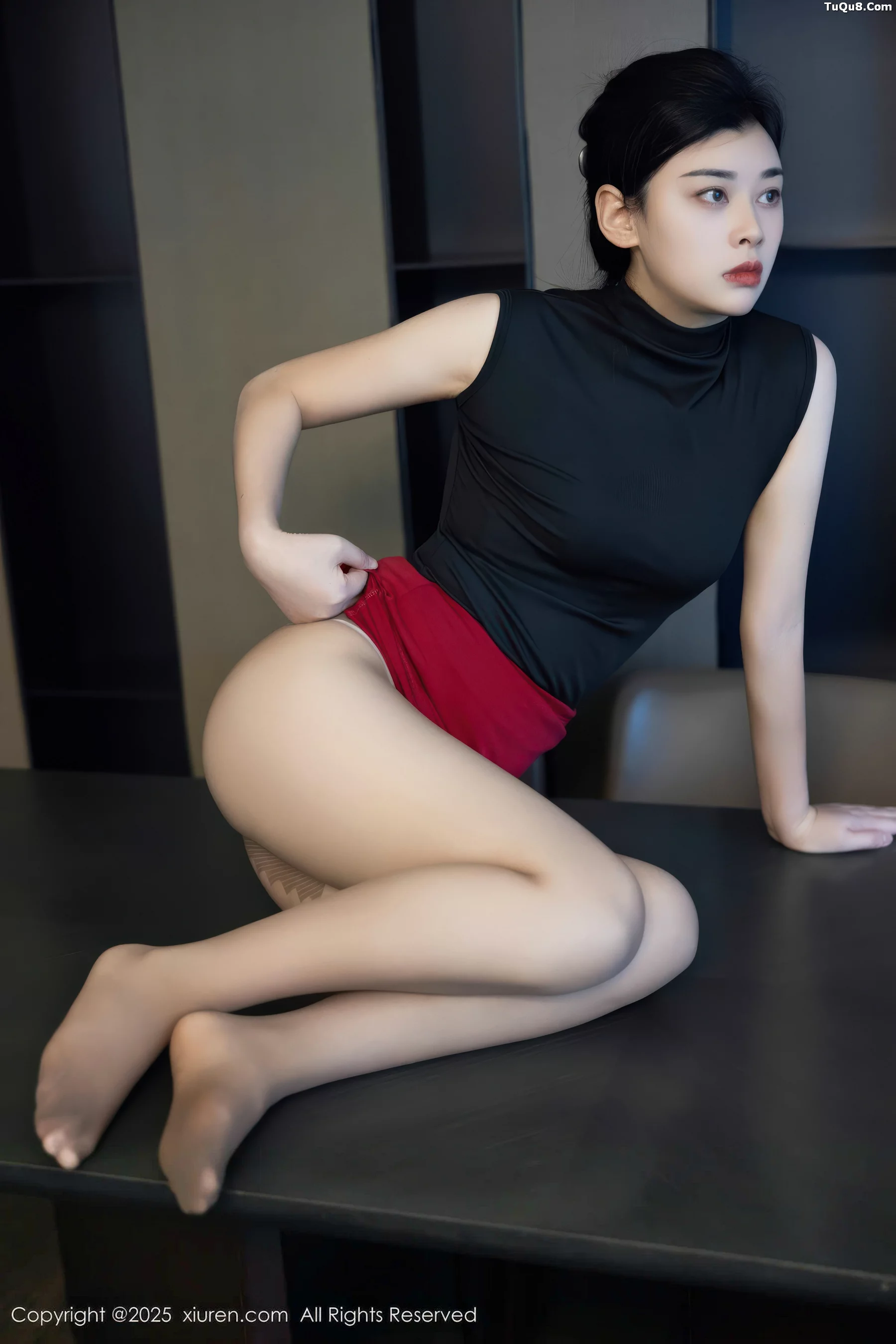 徐清妍性感黑色OL服饰露超薄黑丝秀曼妙身姿绝美写真 第 78 张