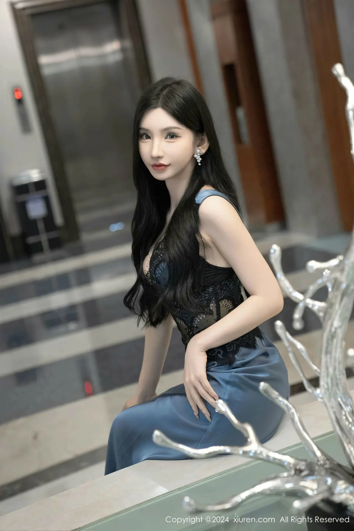 周于希Sally性感蕾丝长裙+黑色薄纱连体衣秀完美身材绝美写真 第 11 张