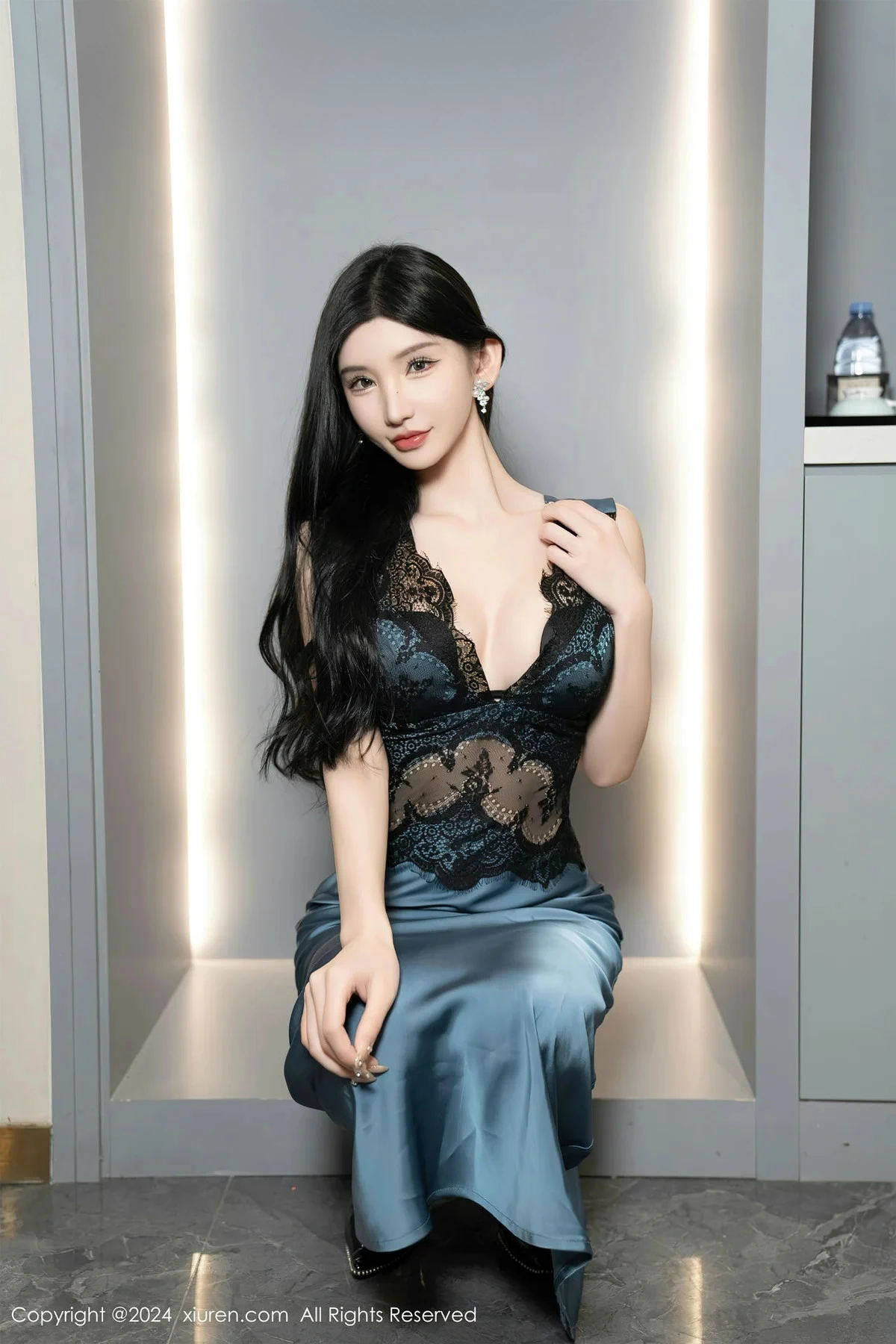 周于希Sally性感蕾丝长裙+黑色薄纱连体衣秀完美身材绝美写真 第 34 张