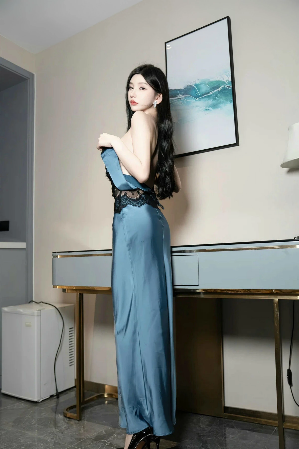 周于希Sally性感蕾丝长裙+黑色薄纱连体衣秀完美身材绝美写真 第 65 张