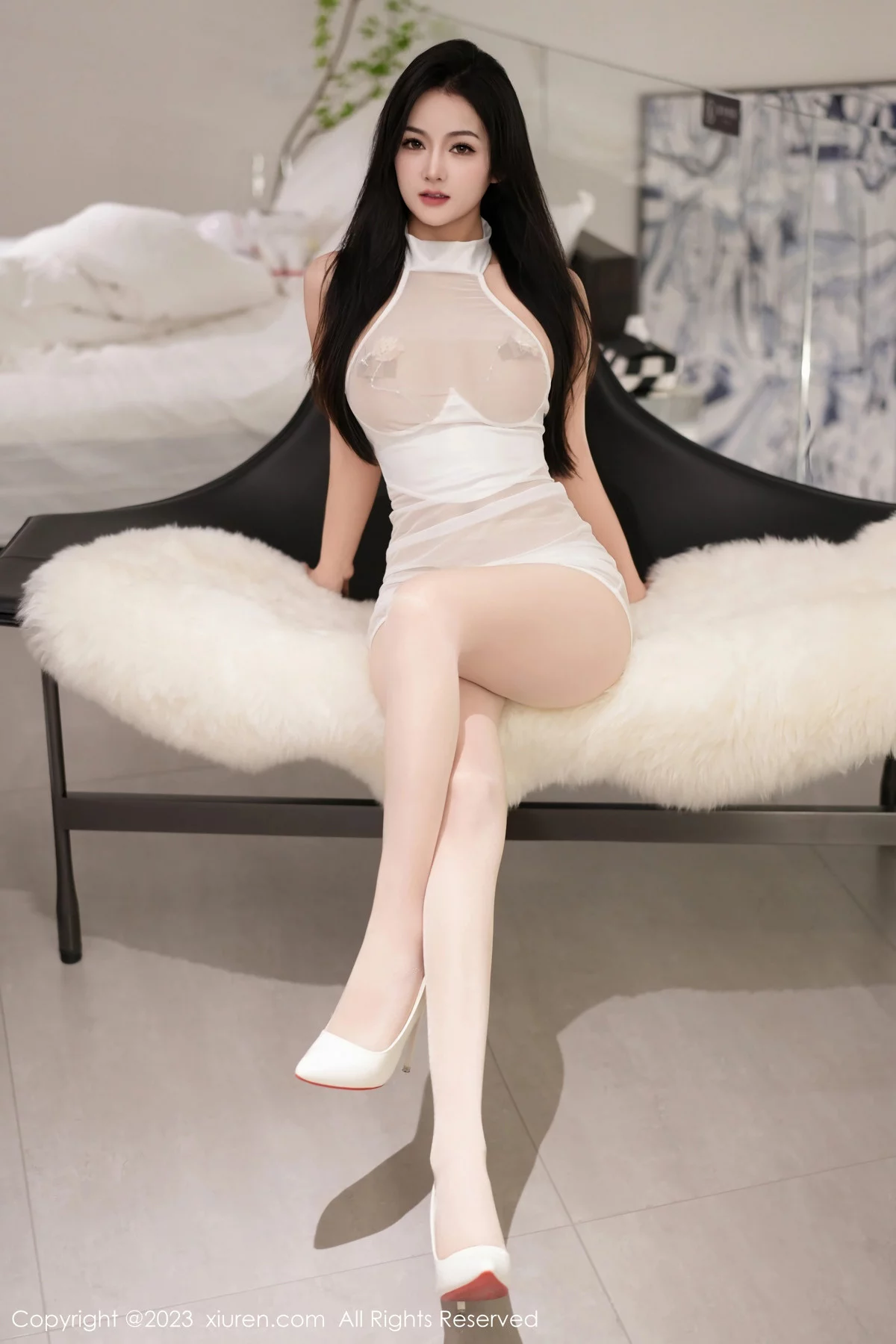 豆瓣酱海滩场景性感黑色比基尼服秀丰满身材迷人绝美写真 第 1 张