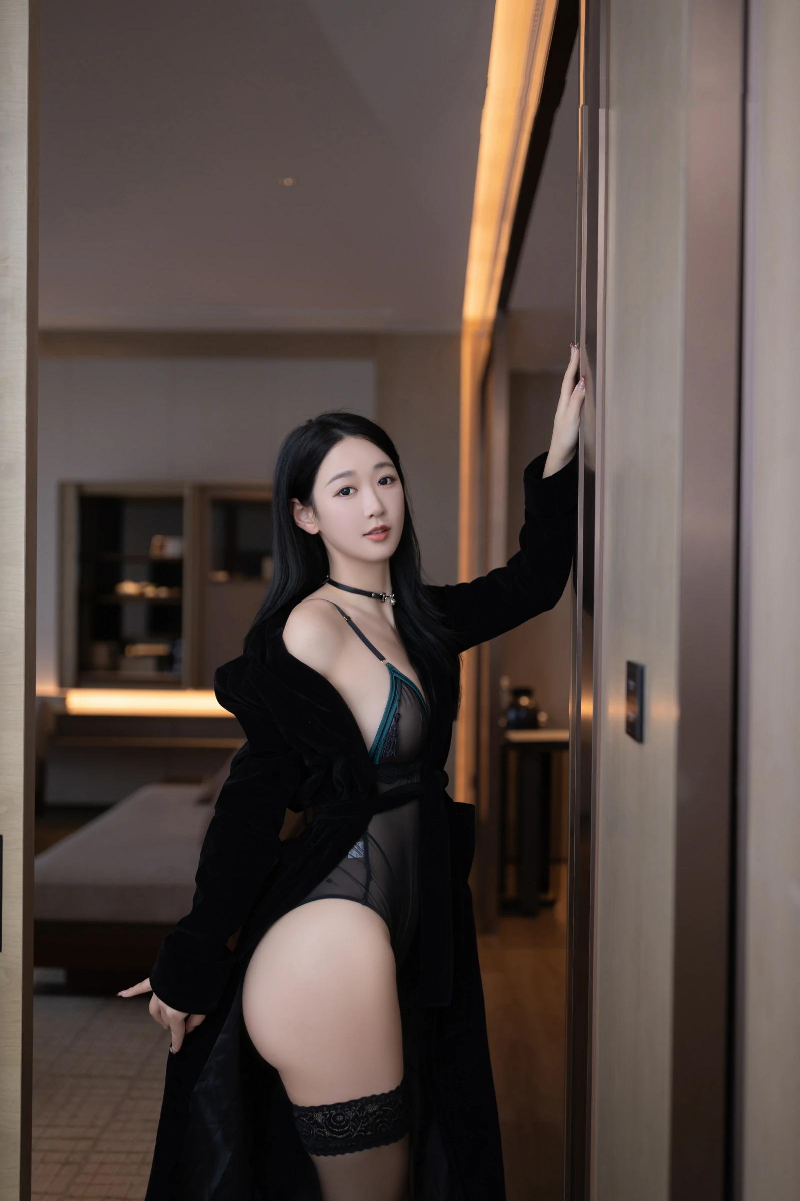 [秀人付费] 唐安琪 诱人私拍福利 透明连体吊带 第 5 张
