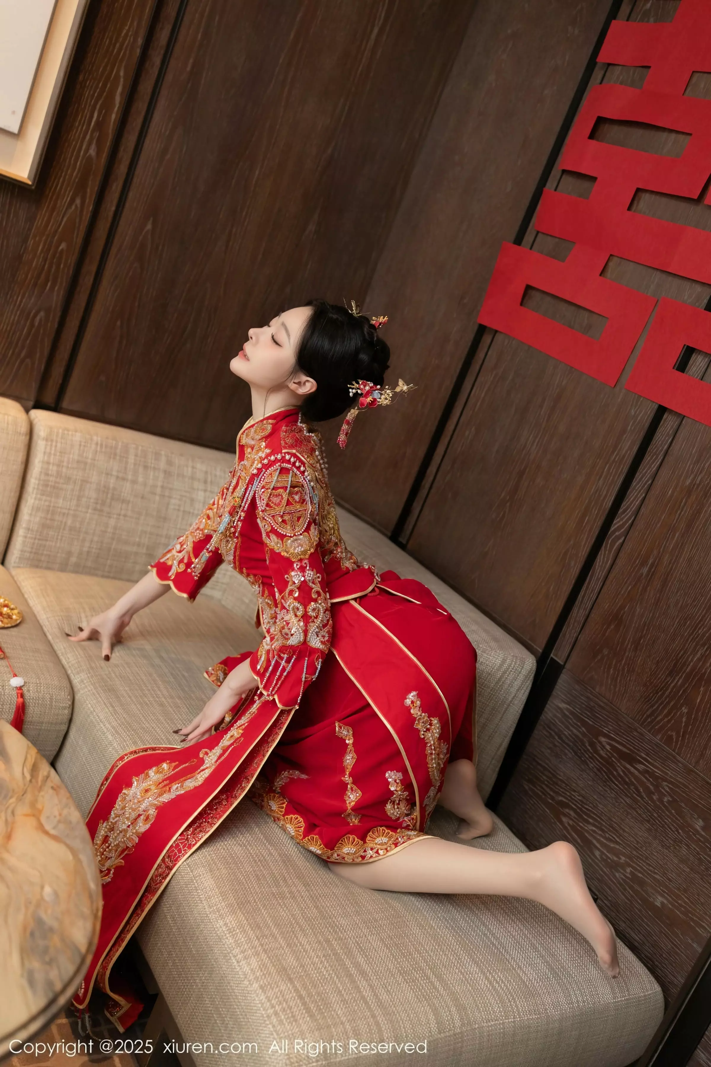 小逗逗新婚主题性感红色蕾丝内衣配黑丝吊袜完美绝美写真 第 29 张