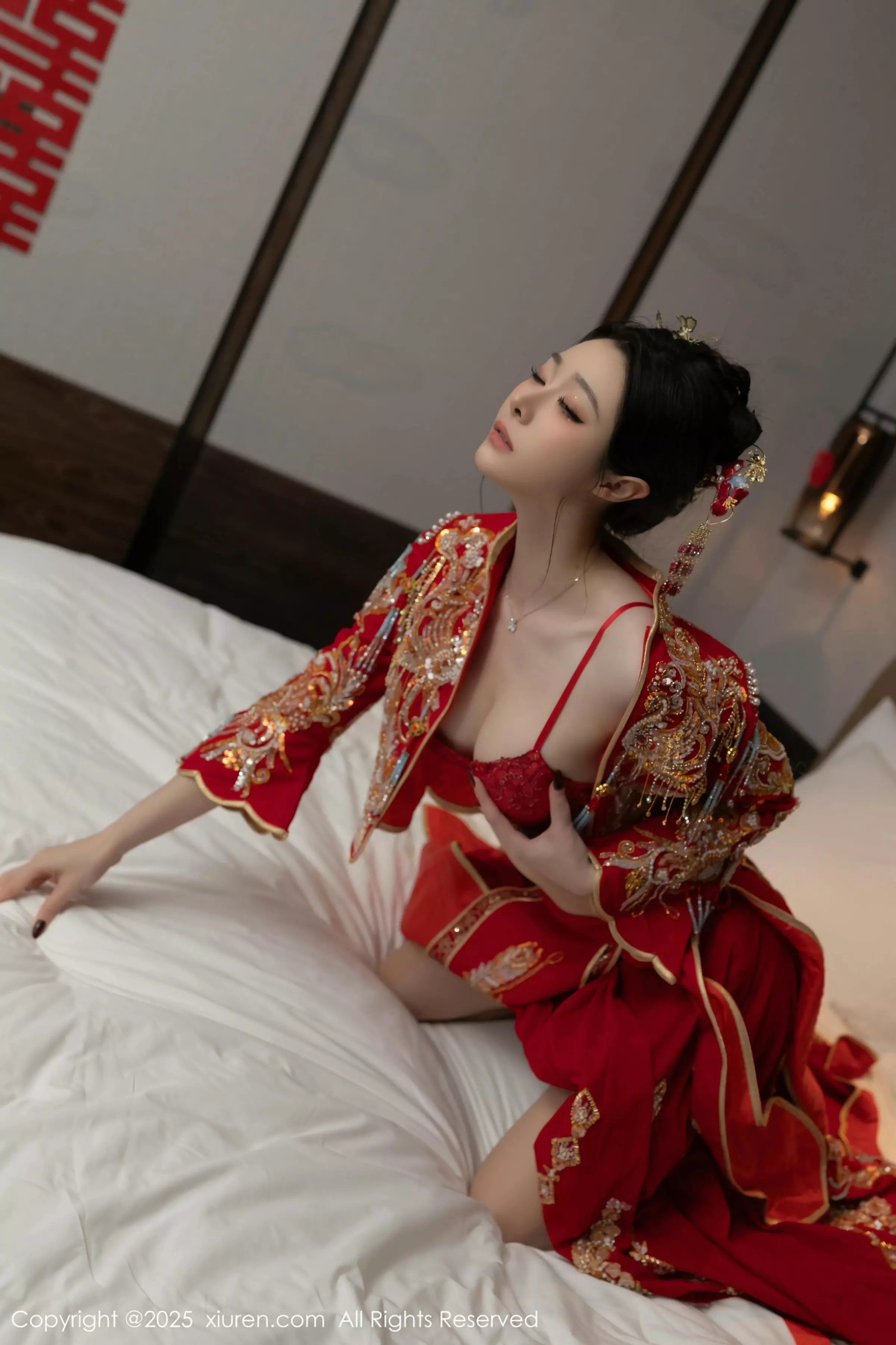小逗逗新婚主题性感红色蕾丝内衣配黑丝吊袜完美绝美写真 第 62 张