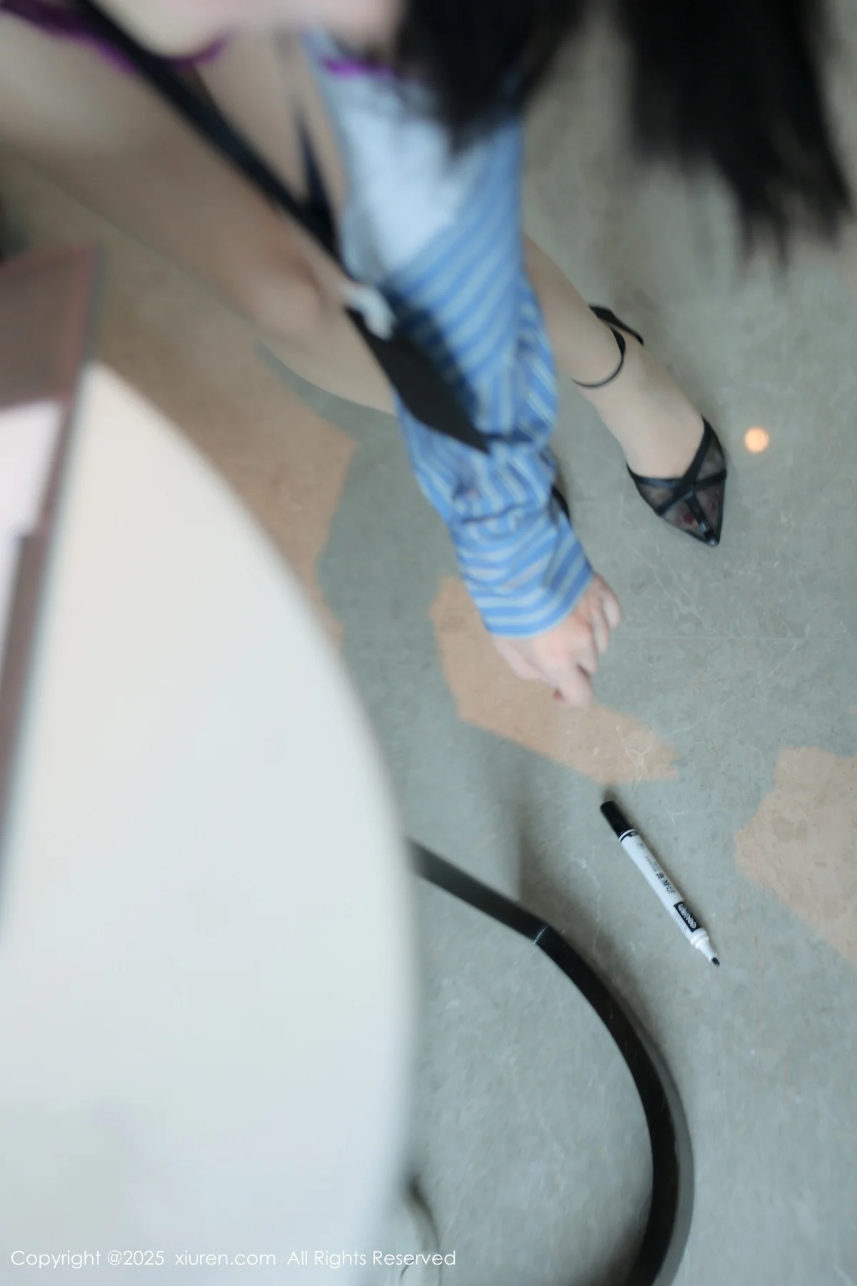 Candy糖糖性感红色蕾丝内衣配超薄肉丝秀丰腴身材绝美写真 第 37 张