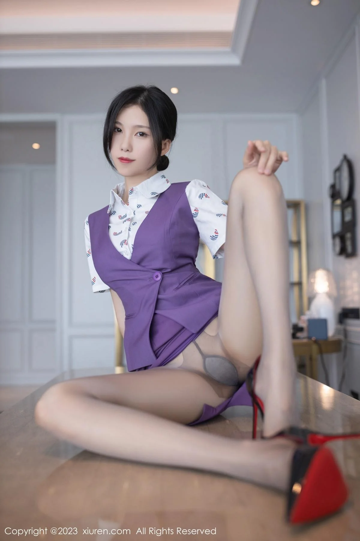 利世脱空姐制服露紫色内衣配超薄黑丝秀曼妙身姿绝美写真 第 26 张