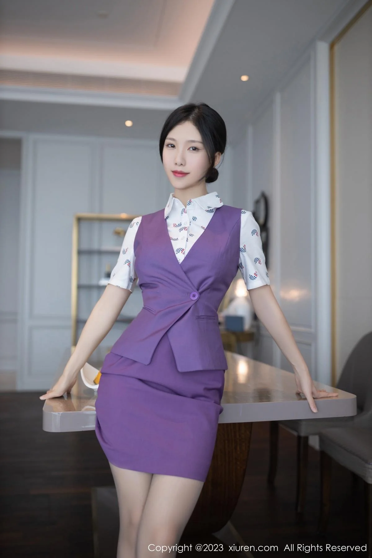 利世脱空姐制服露紫色内衣配超薄黑丝秀曼妙身姿绝美写真 第 9 张