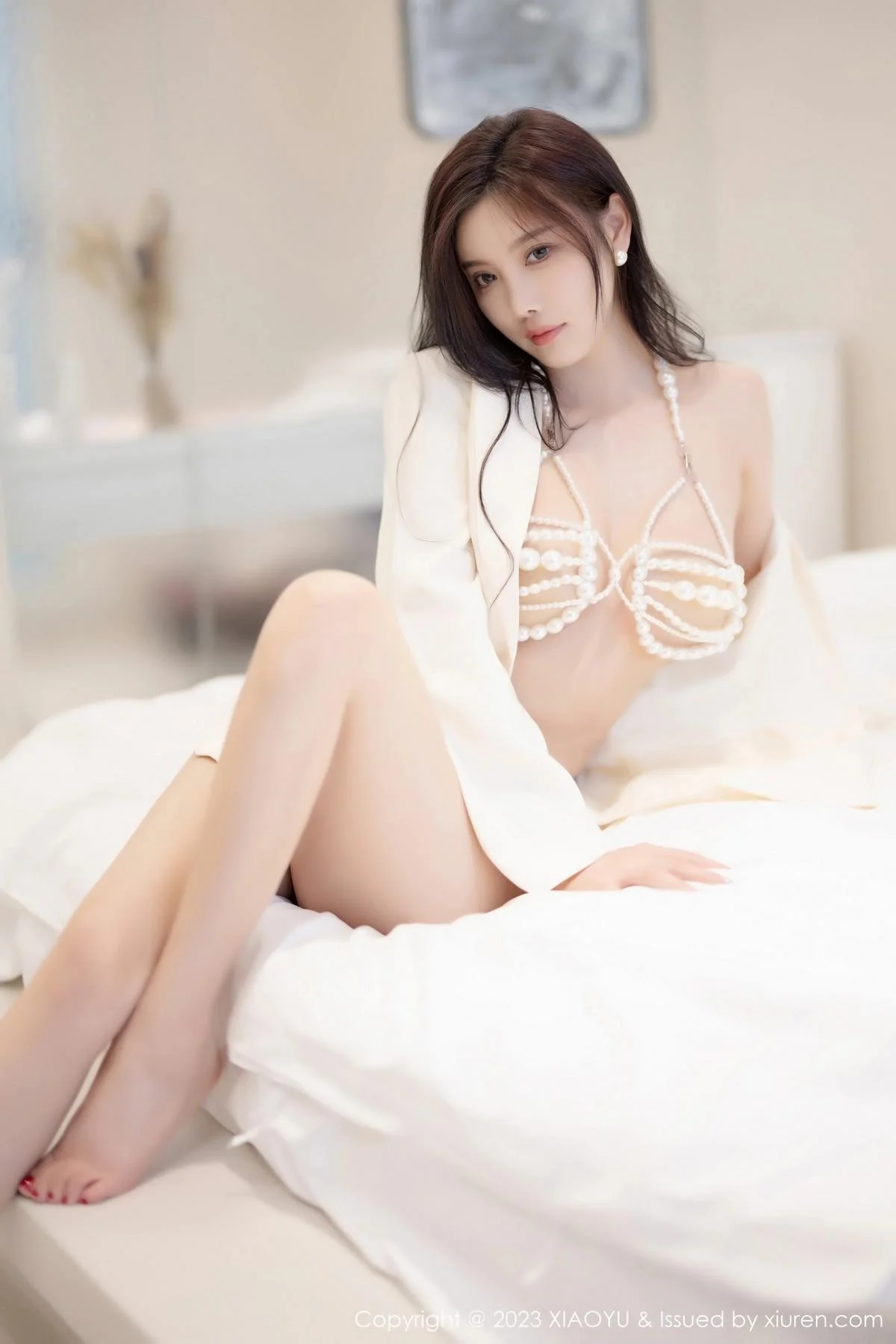 杨晨晨白色轻透蕾丝服饰+珍珠情趣内衣秀惹火身材绝美写真 第 117 张