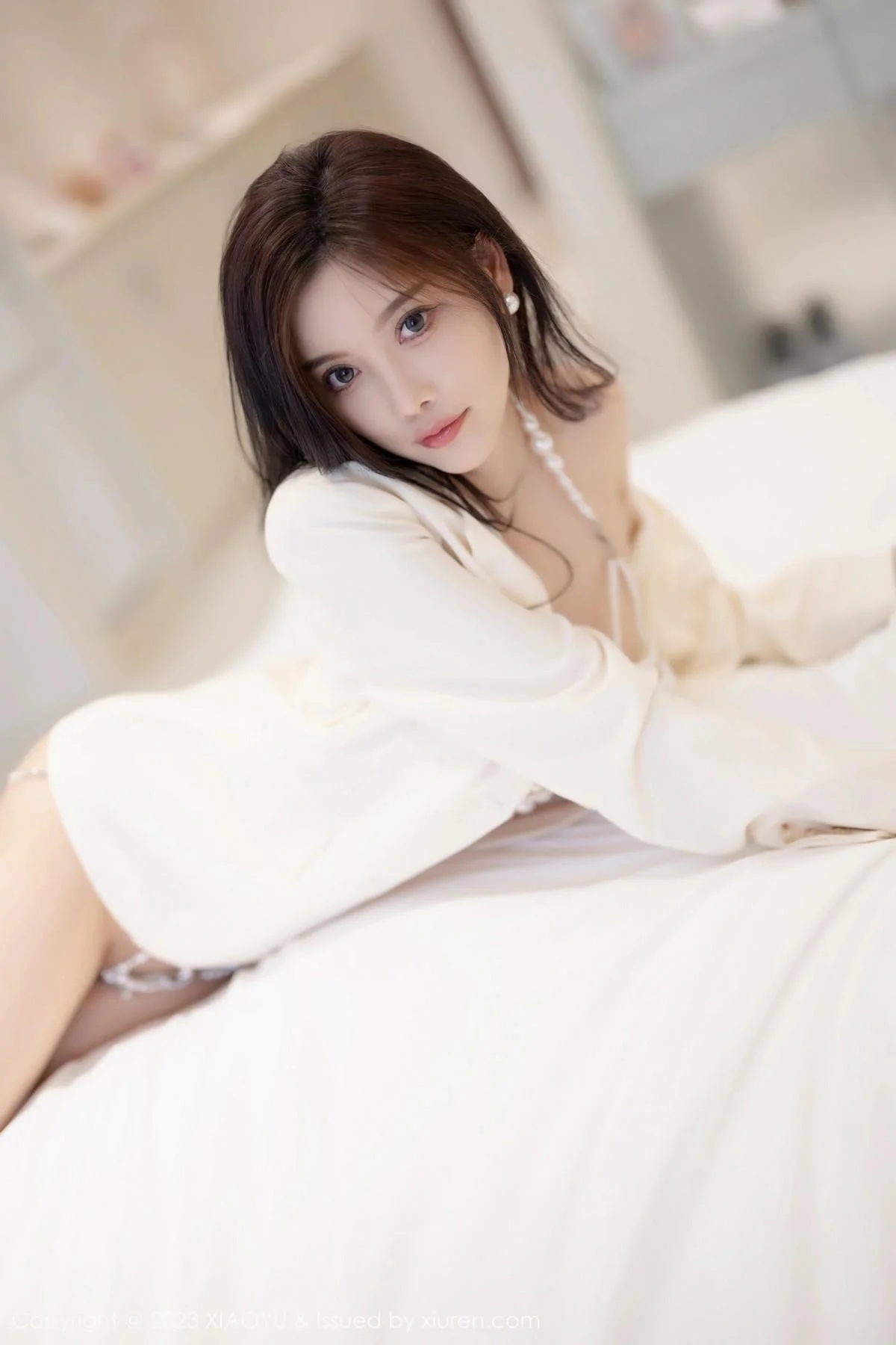 杨晨晨白色轻透蕾丝服饰+珍珠情趣内衣秀惹火身材绝美写真 第 123 张