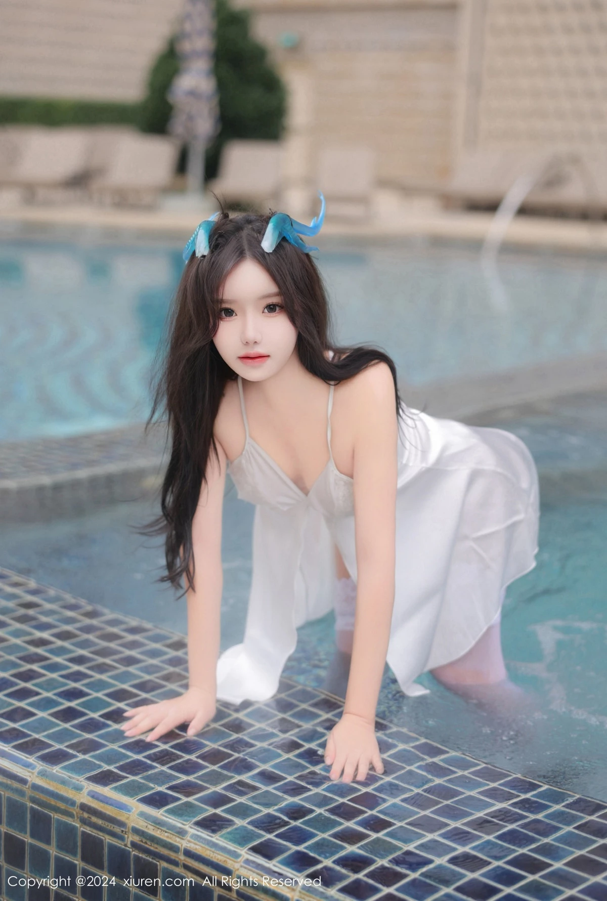 小薯条nienie小龙女装扮性感白色服饰配白丝袜完美绝美写真 第 19 张