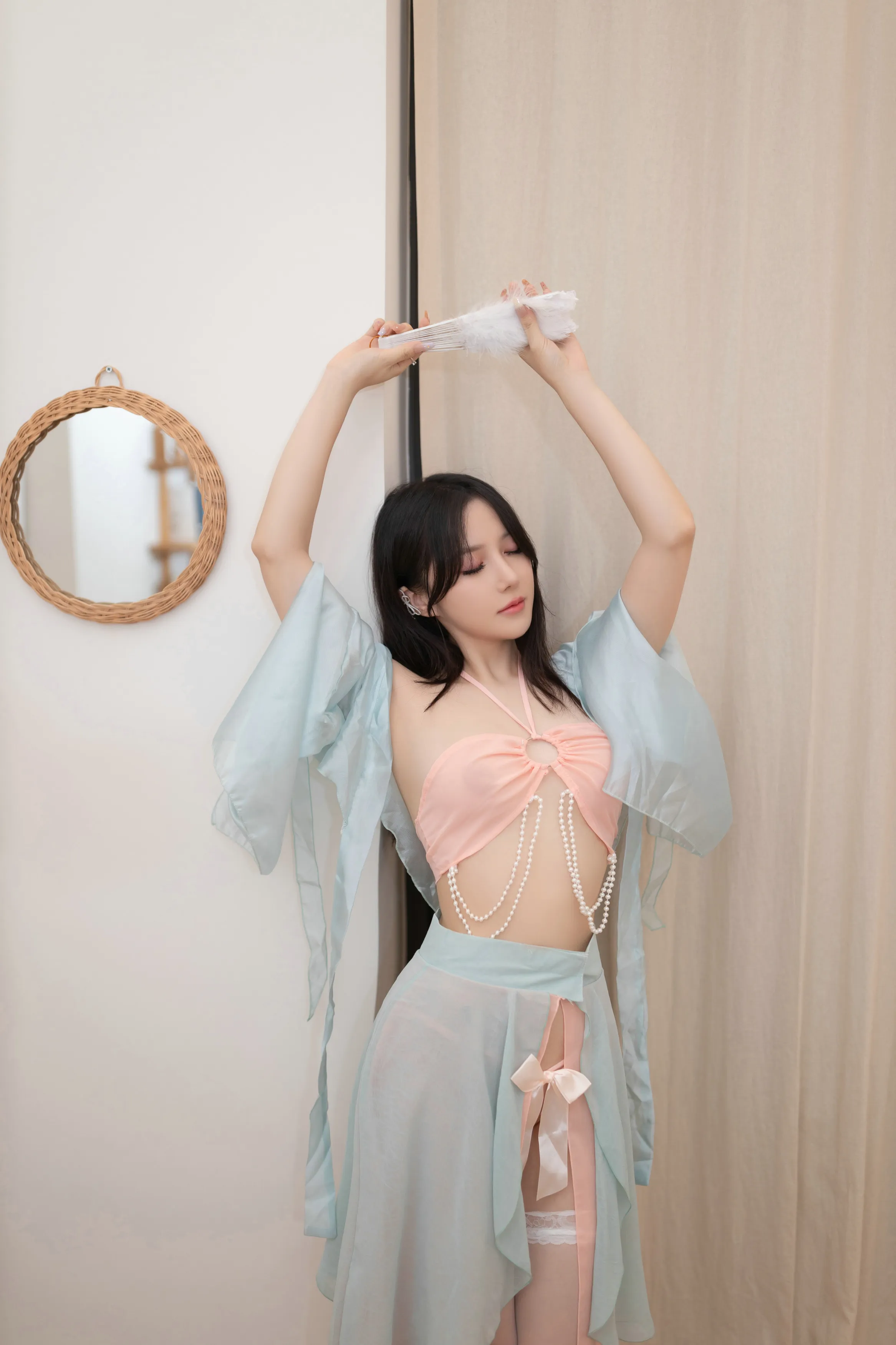 [秀人付费] 鱼子酱Fish 诱人私拍福利 小桃红 第 20 张