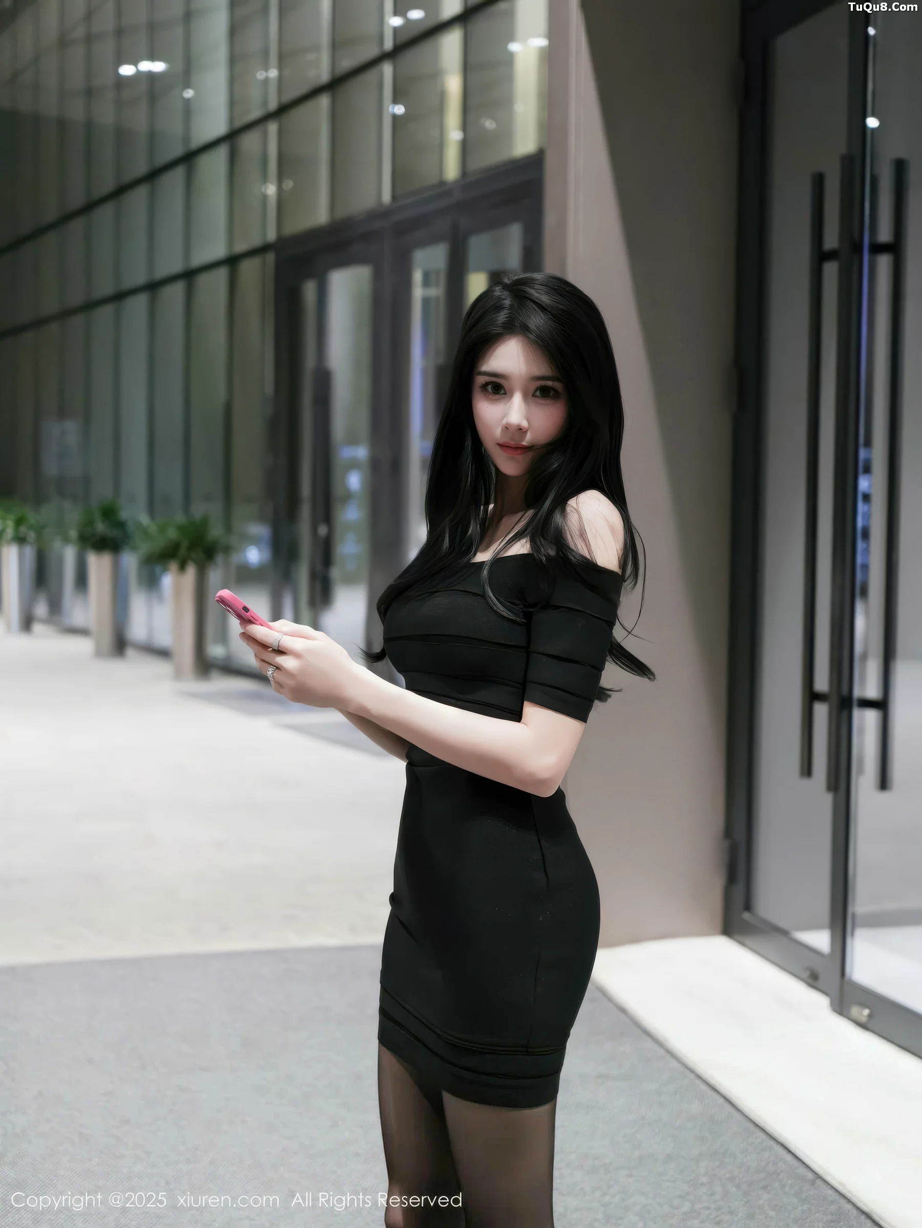 椰汁糯米姬性感黑色连衣短裙配超薄黑丝秀美腿绝美写真 第 4 张