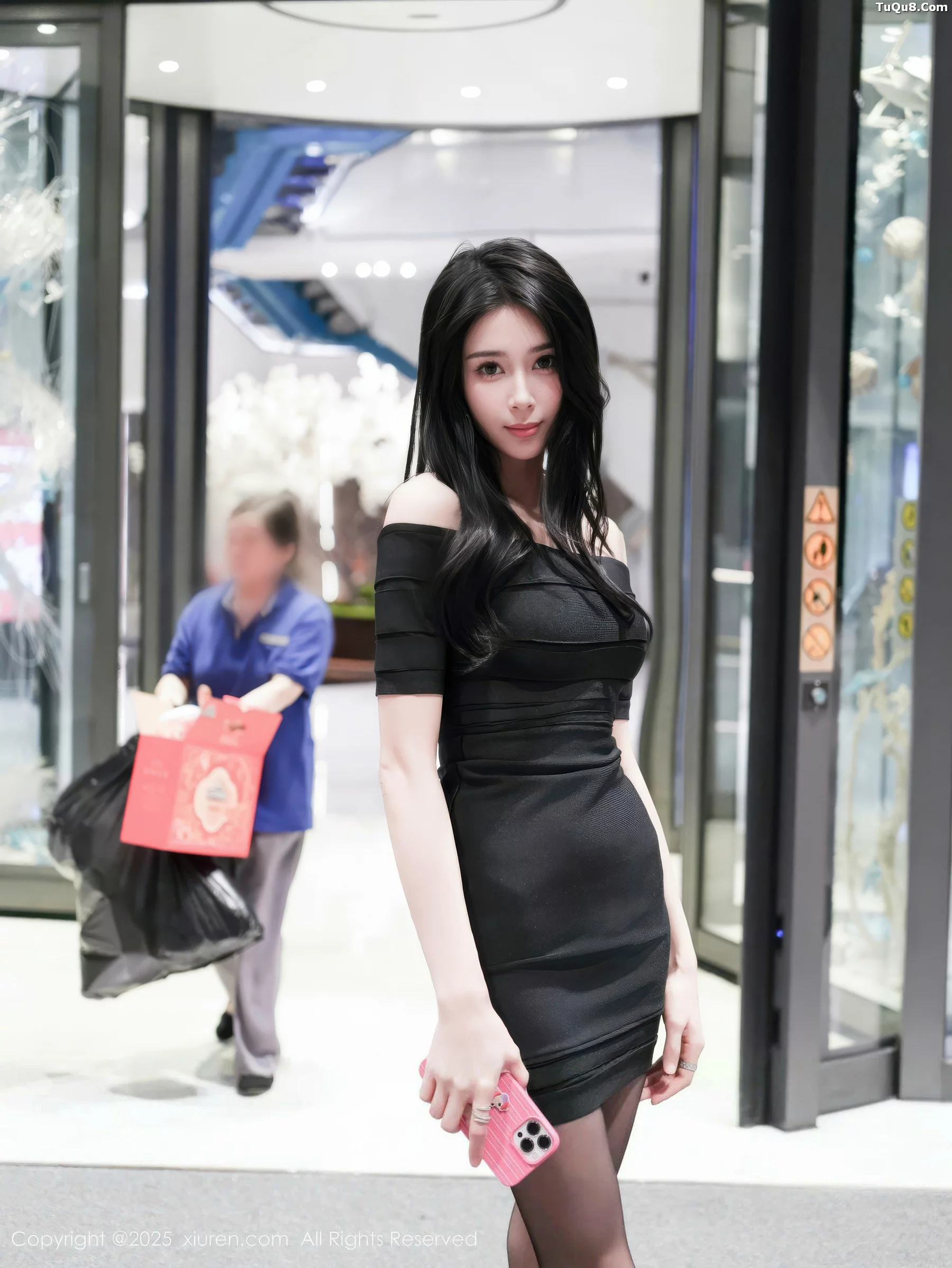 椰汁糯米姬性感黑色连衣短裙配超薄黑丝秀美腿绝美写真 第 5 张