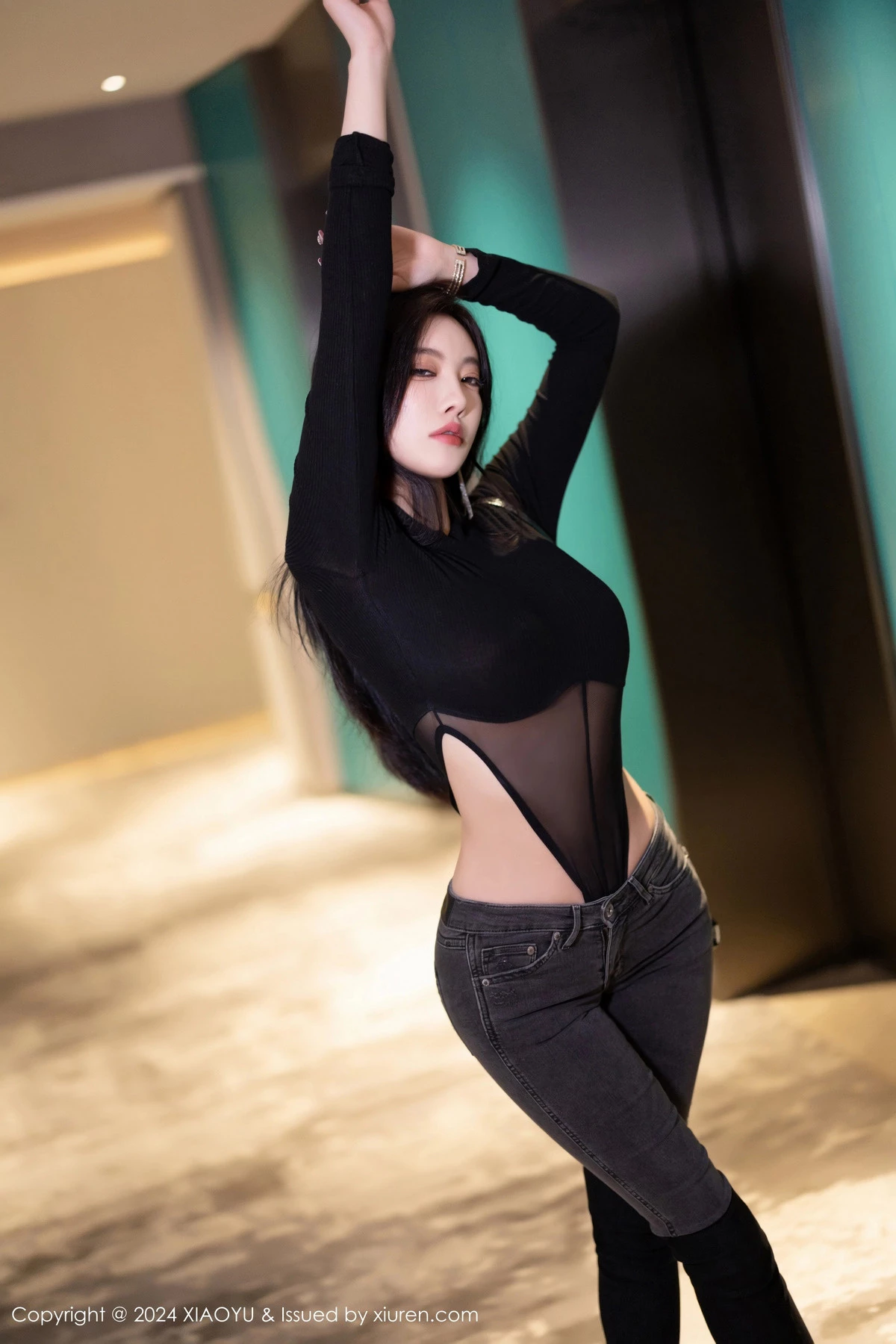 杨晨晨Yome性感黑色网状服饰配黑长靴秀丰腴身材绝美写真 第 12 张