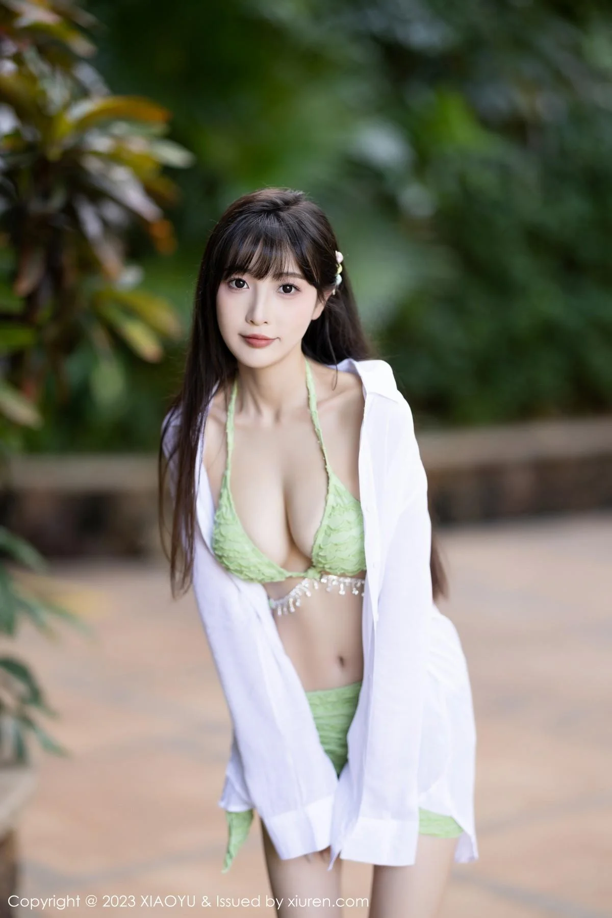 林星阑性感绿色比基尼服饰+灰色薄纱情趣服饰惹火绝美写真 第 5 张