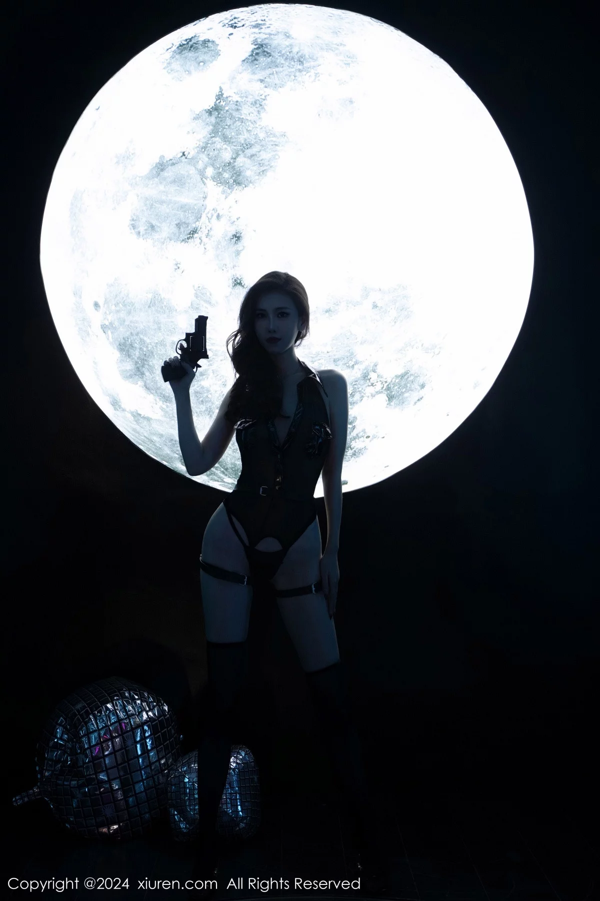 章芃芃性感黑色薄纱服饰配黑丝袜秀惹火身材极致魅惑写真 第 2 张
