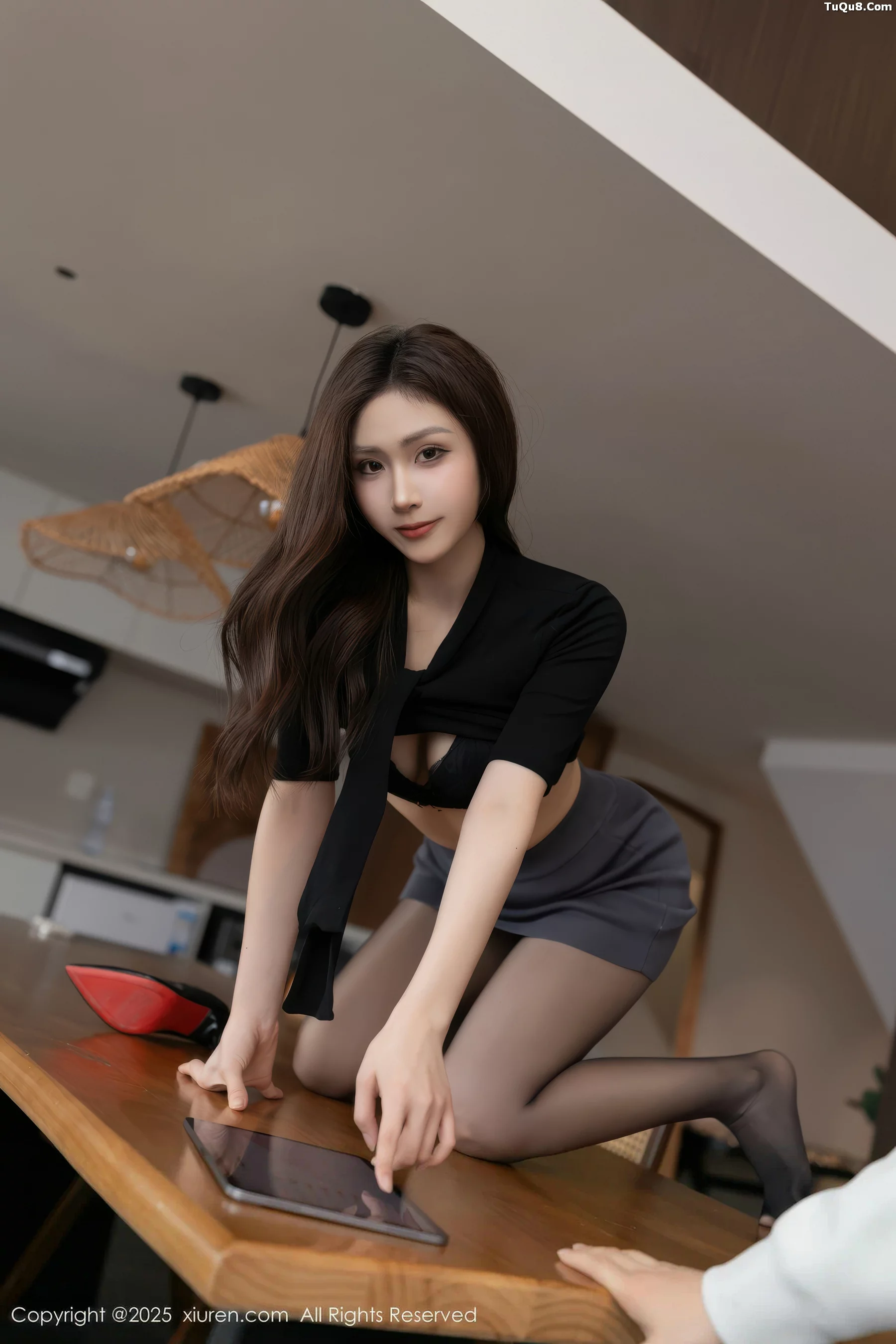 刘婷婷性感黑色OL服饰露黑色内衣配超薄黑丝极致魅惑写真 第 37 张