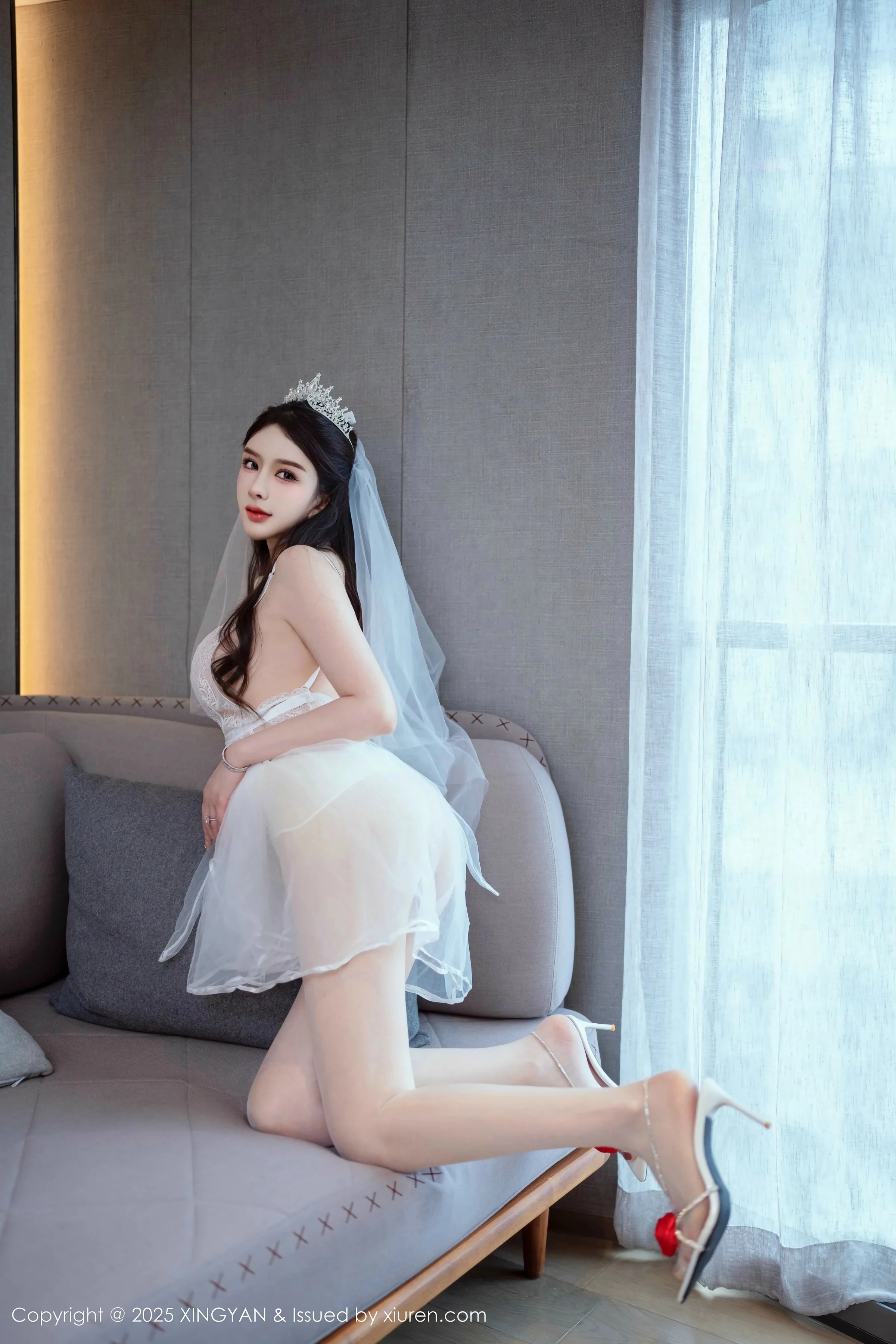 李丽莎私房合集性感白色薄透婚纱服饰秀惹火身材绝美写真 第 23 张
