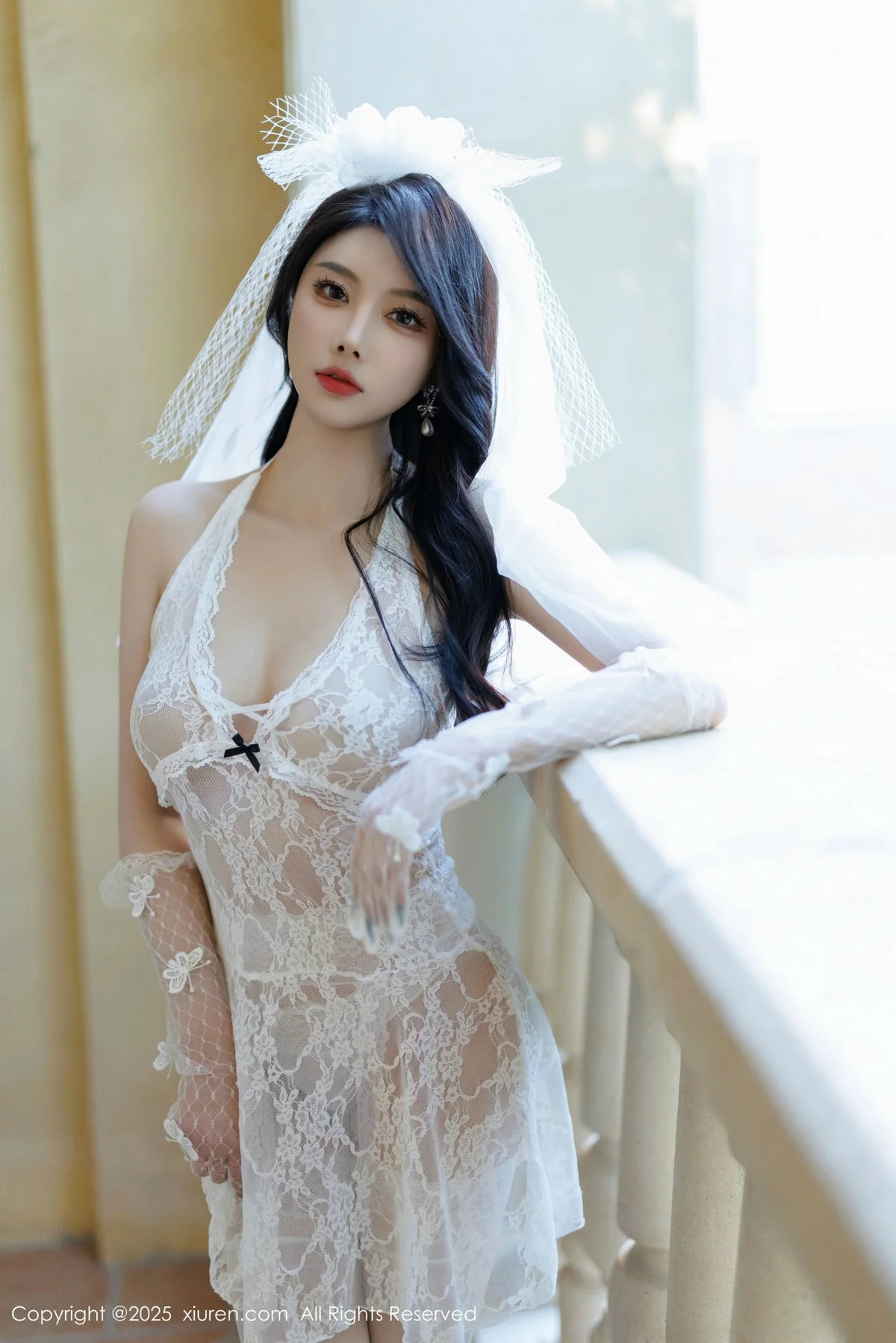 杨晨晨Yome性感白色情趣内衣配白丝吊袜秀丰腴身材绝美写真 第 25 张
