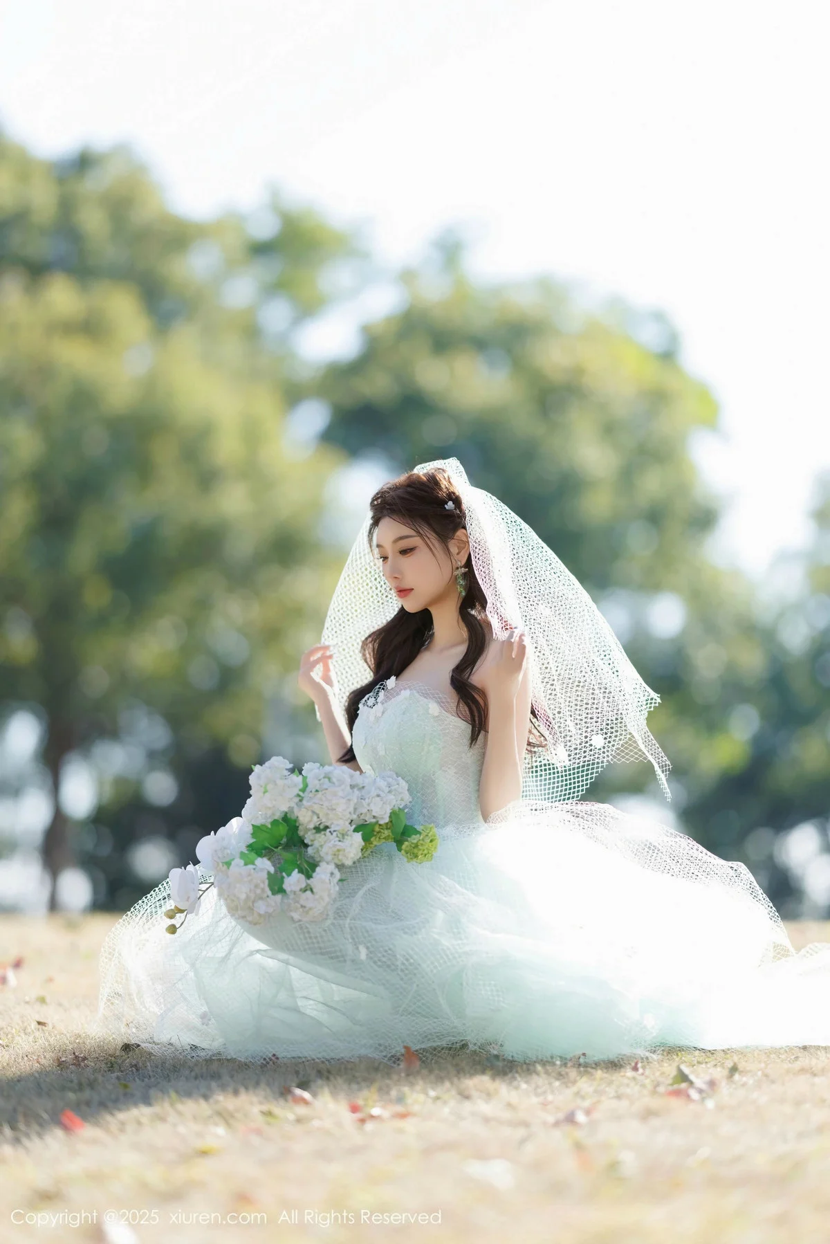 杨晨晨Yome性感白色情趣内衣配白丝吊袜秀丰腴身材绝美写真 第 6 张