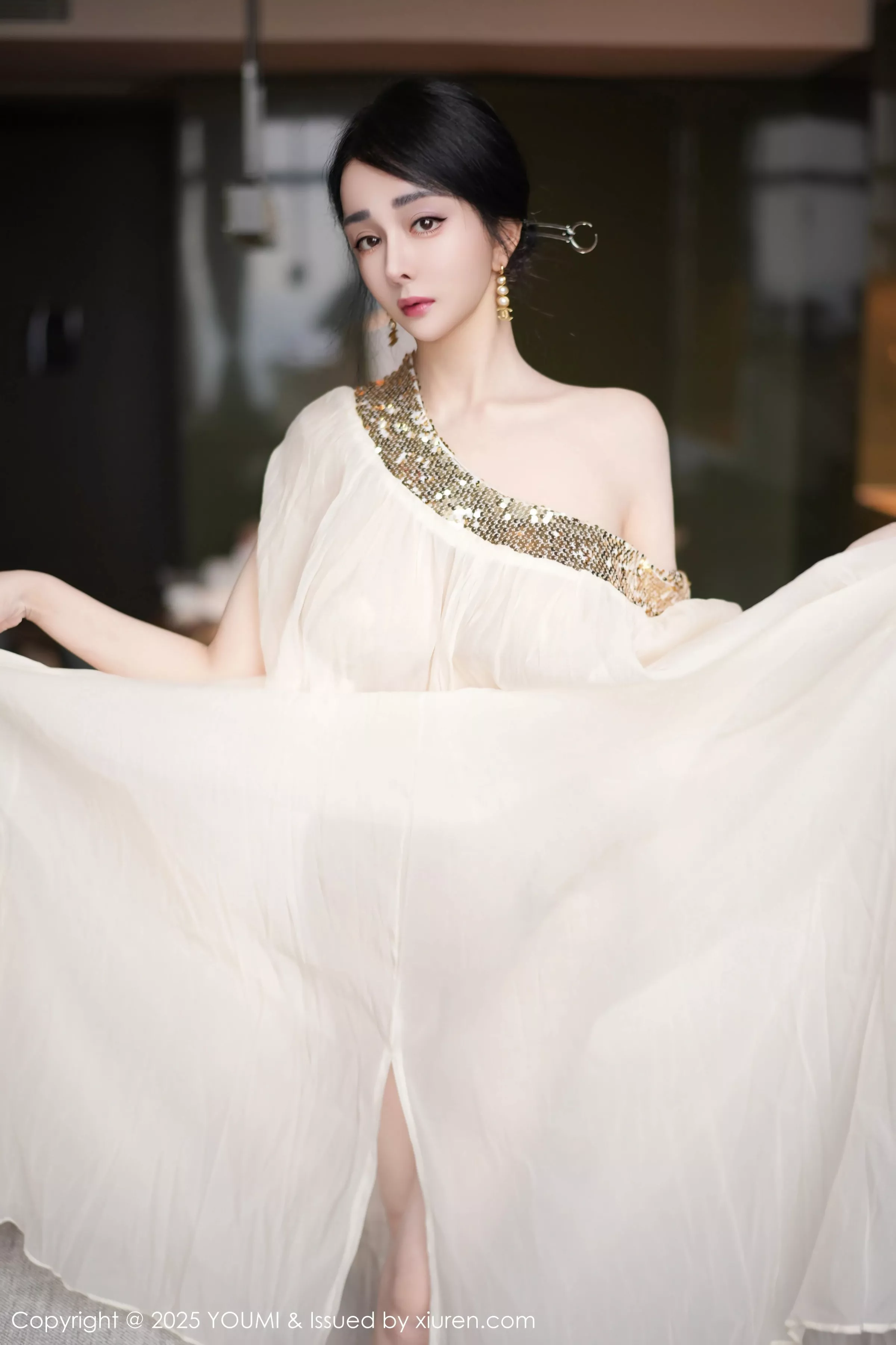 允爾薄纱服饰露性感金色吊坠式情趣内衣秀丰腴身姿绝美写真 第 14 张