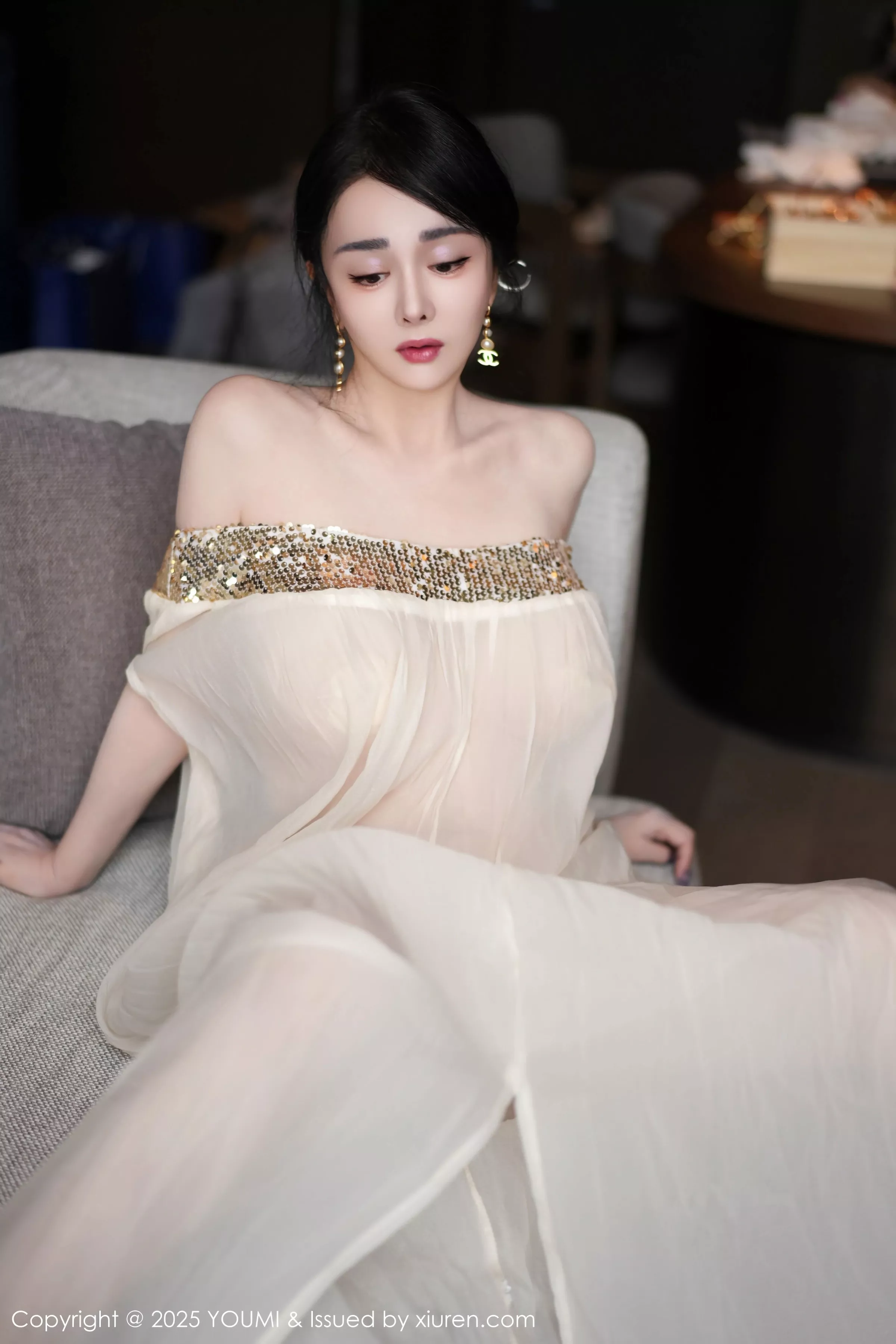 允爾薄纱服饰露性感金色吊坠式情趣内衣秀丰腴身姿绝美写真 第 35 张