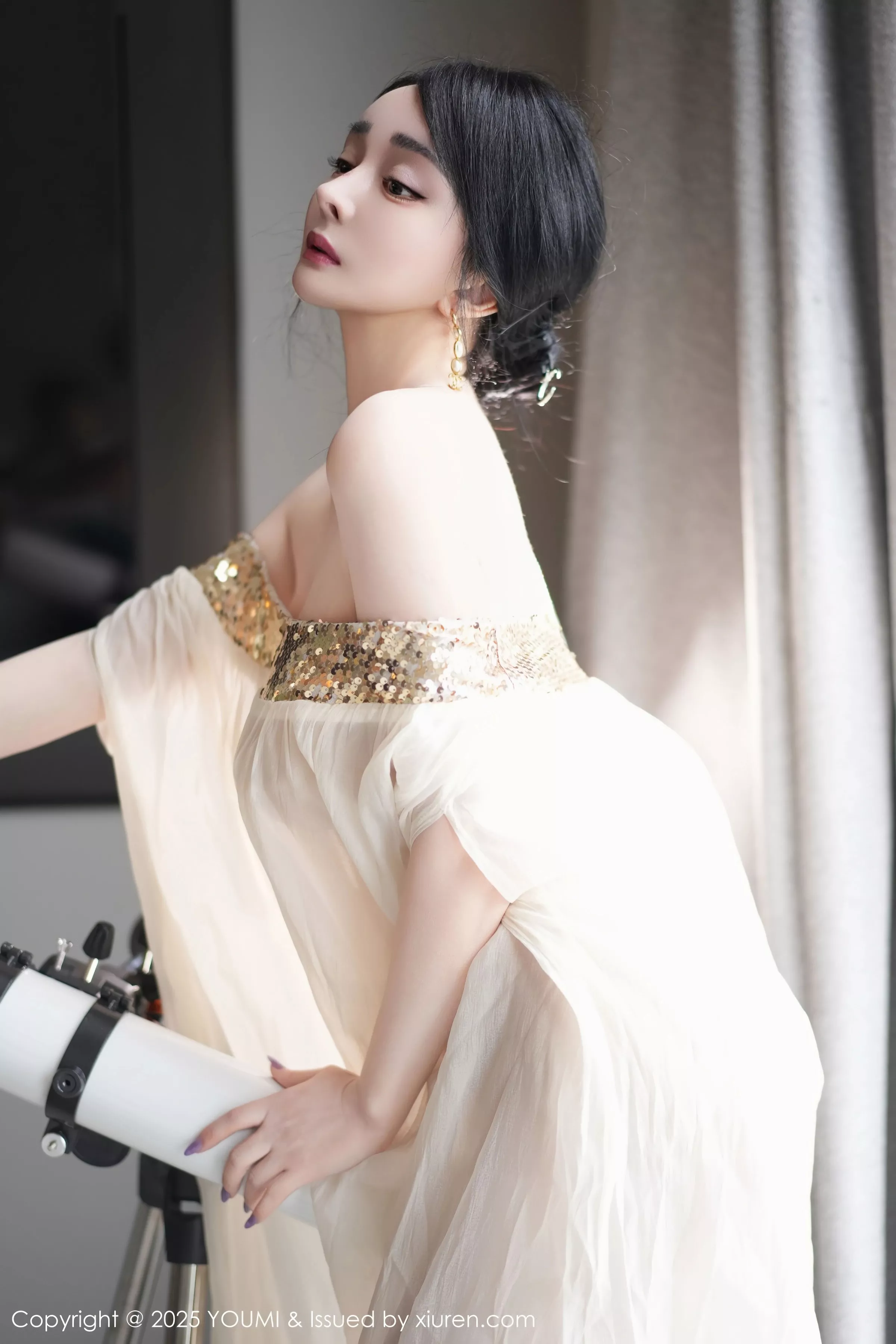 允爾薄纱服饰露性感金色吊坠式情趣内衣秀丰腴身姿绝美写真 第 45 张