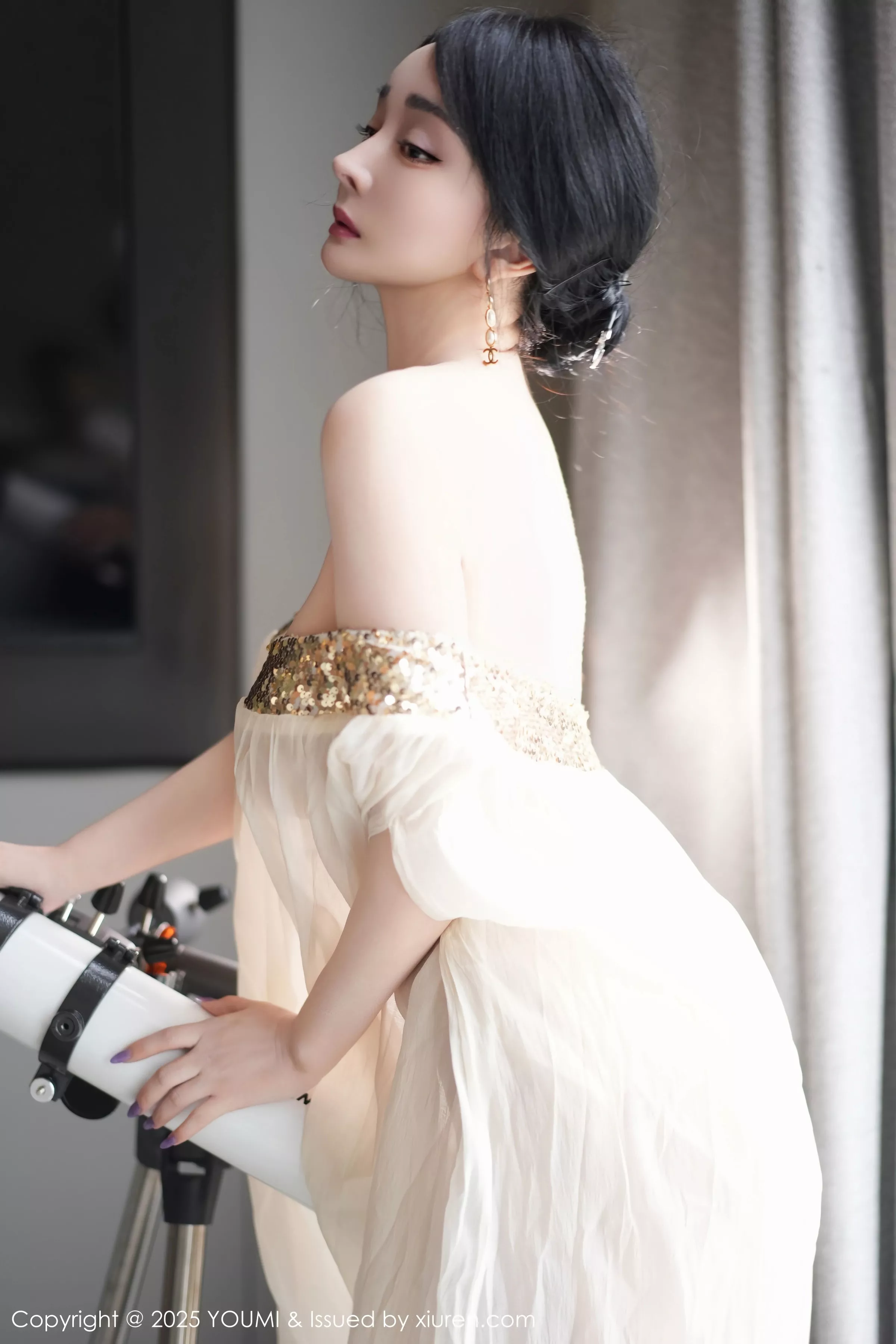 允爾薄纱服饰露性感金色吊坠式情趣内衣秀丰腴身姿绝美写真 第 47 张